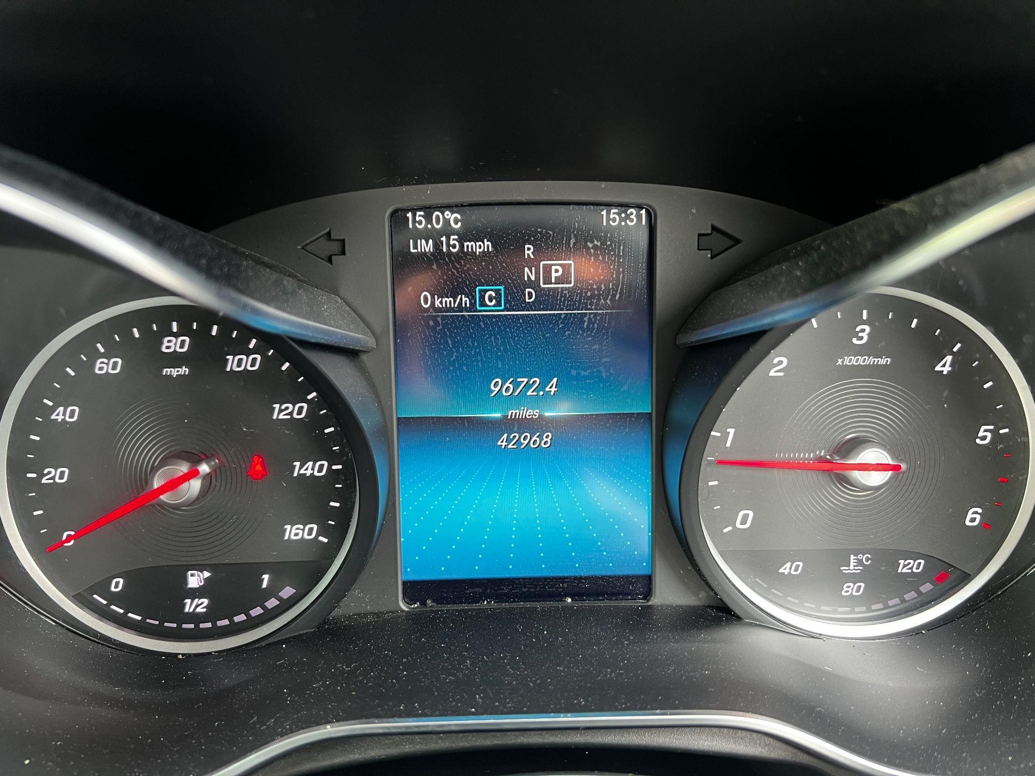 Mercedes-Benz GLC Image 30