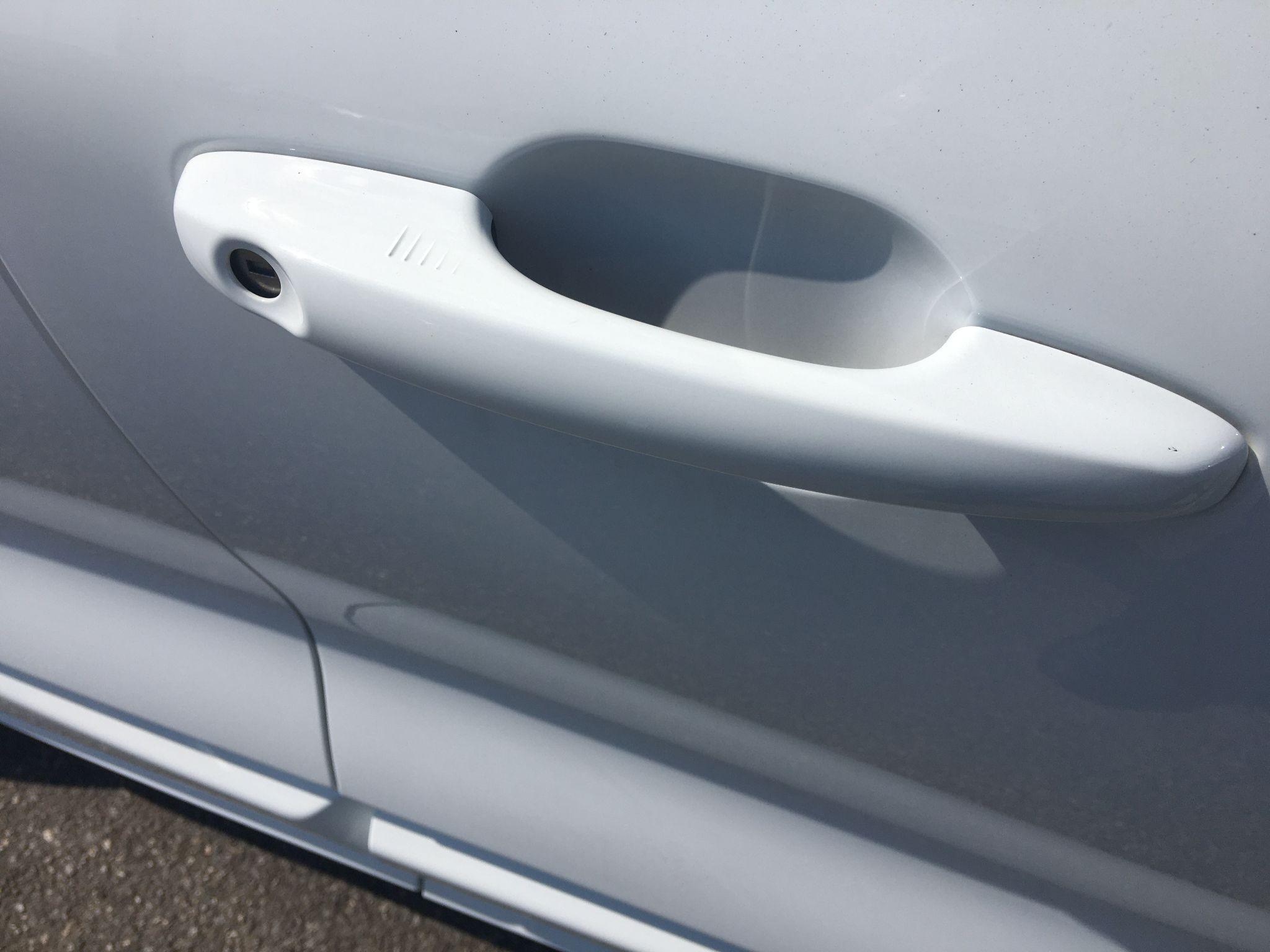 Ford Kuga Image 20
