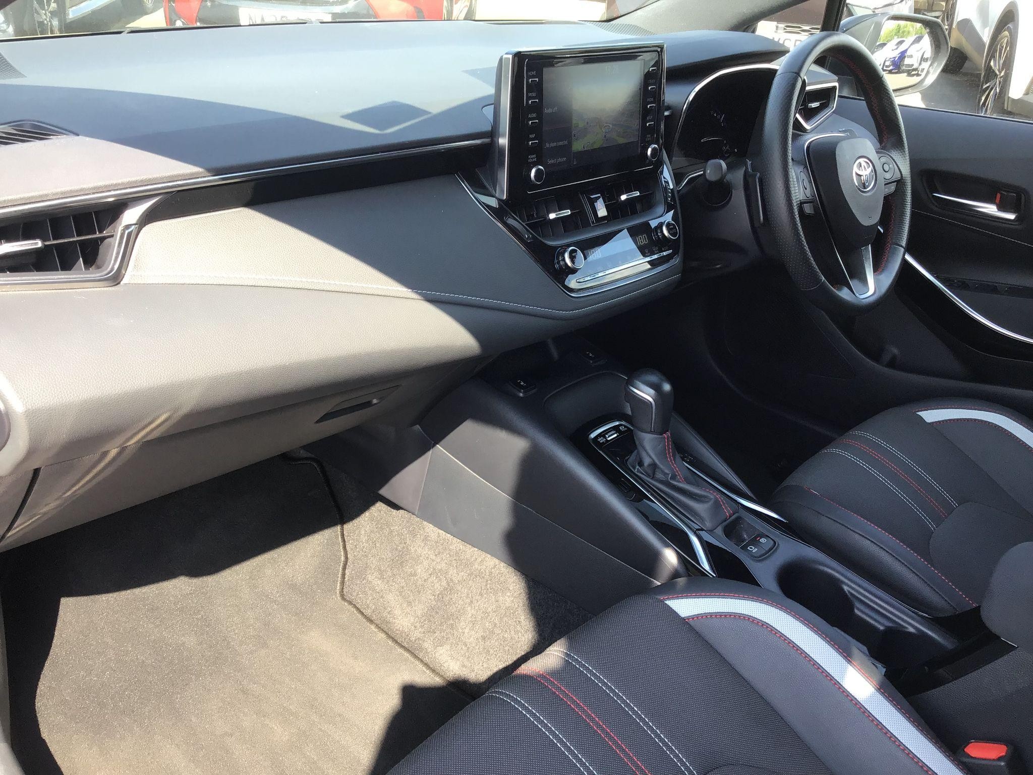Toyota Corolla Image 13