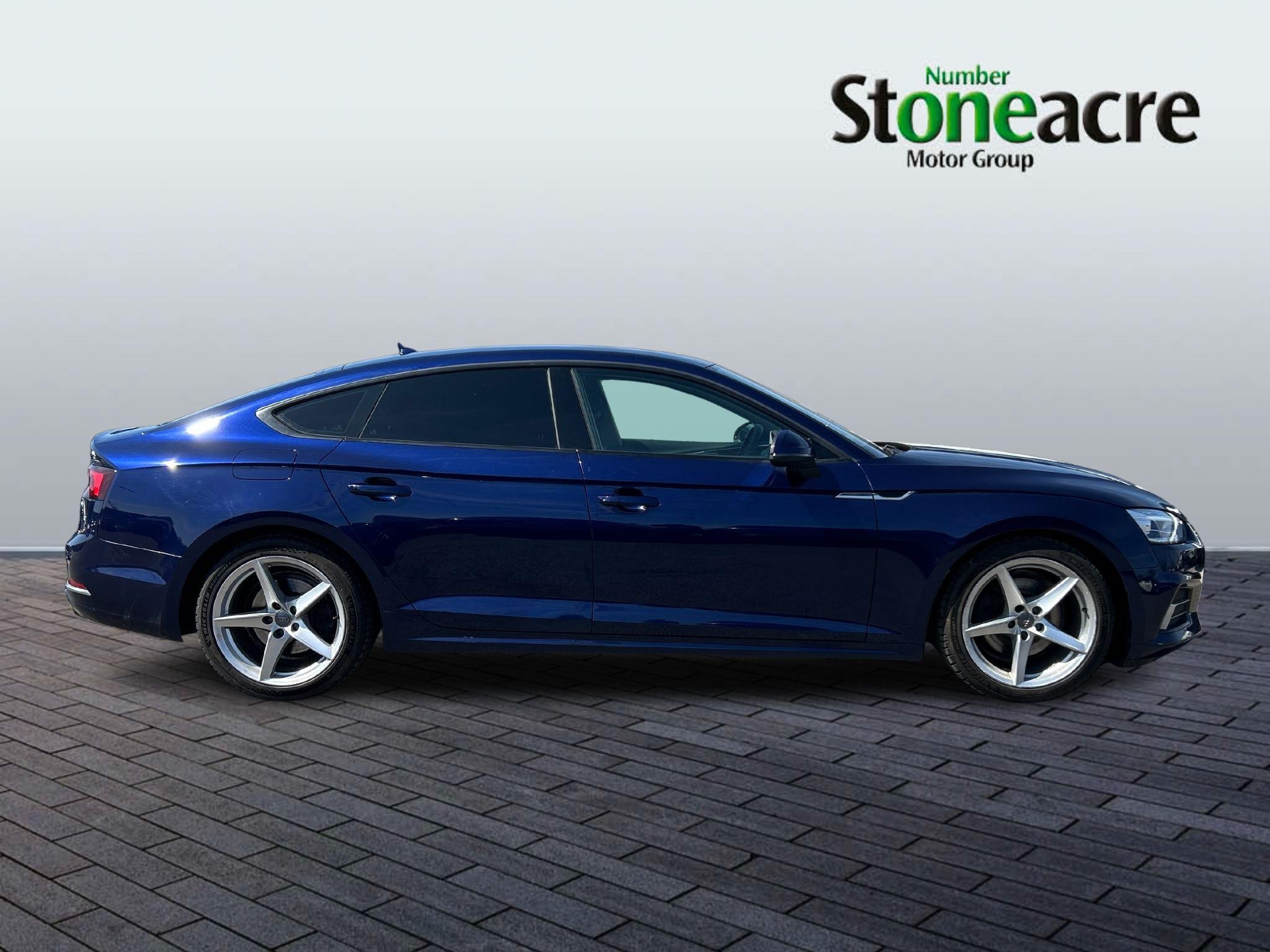 Audi A5 Image 2
