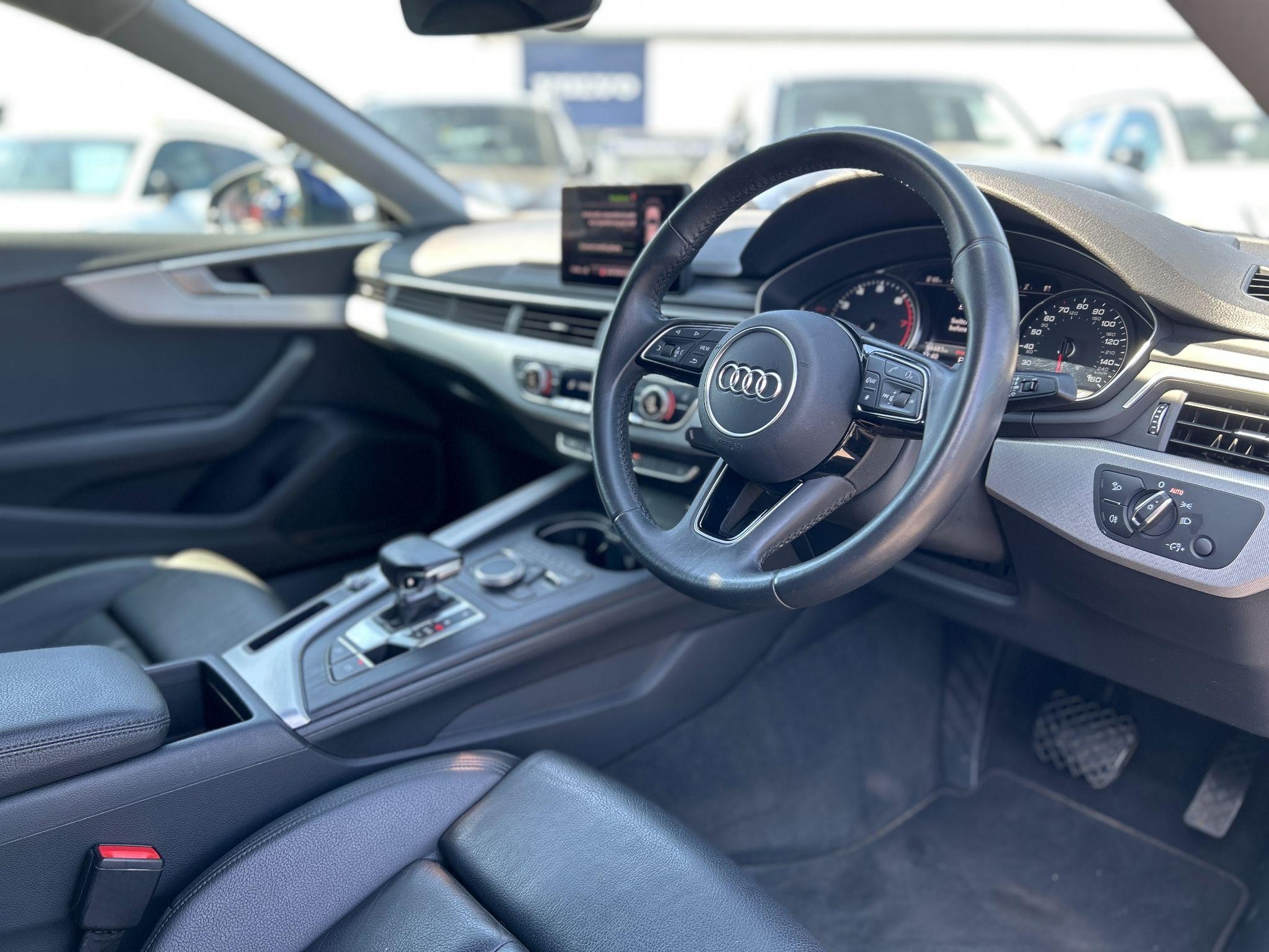 Audi A5 Image 16