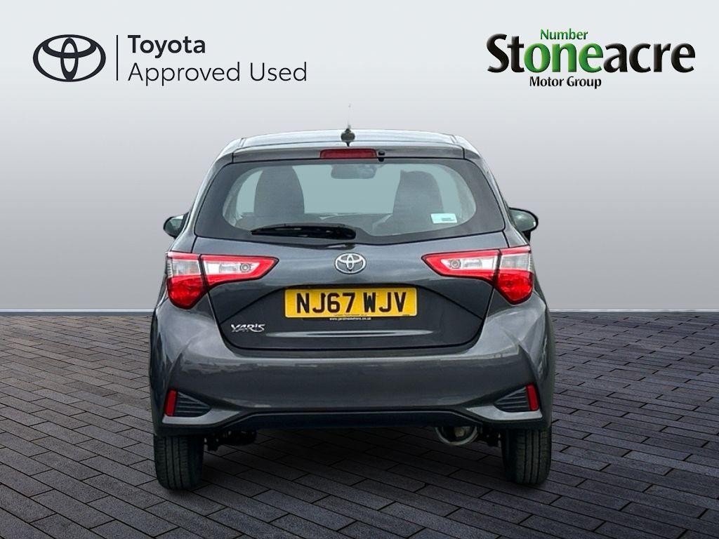 Toyota Yaris Image 6
