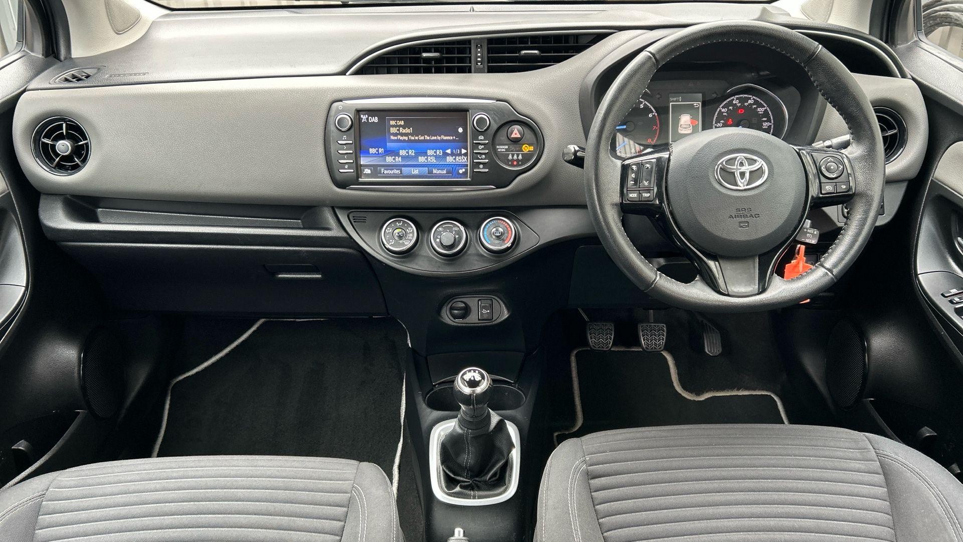 Toyota Yaris Image 11