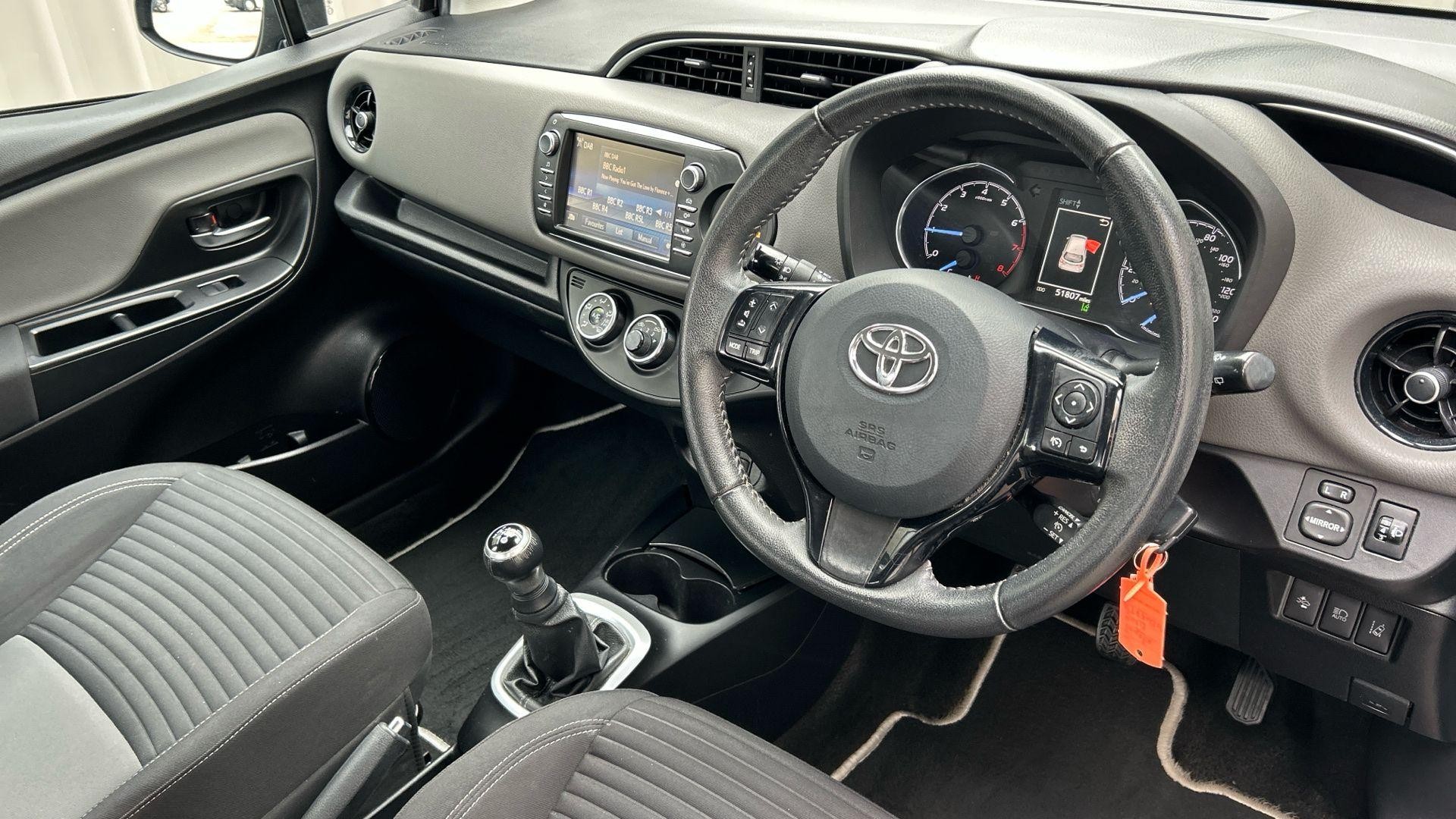 Toyota Yaris Image 12