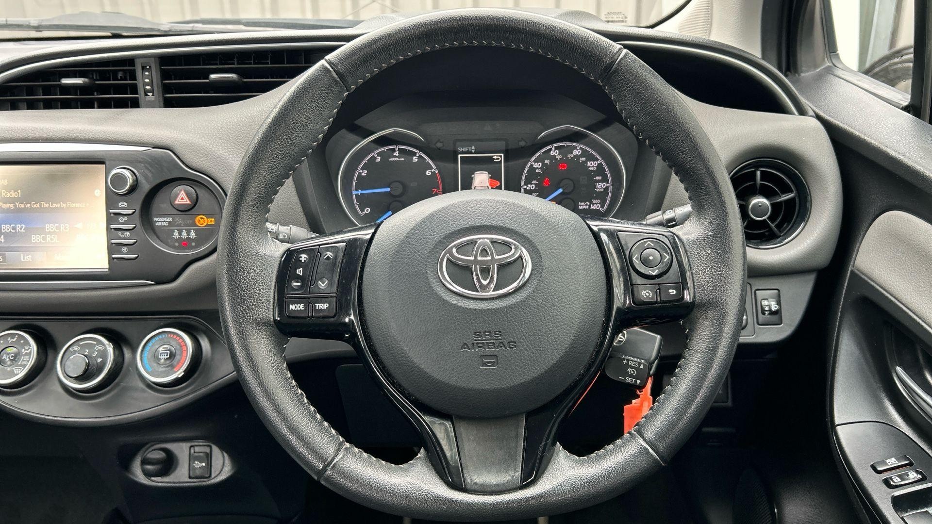 Toyota Yaris Image 14