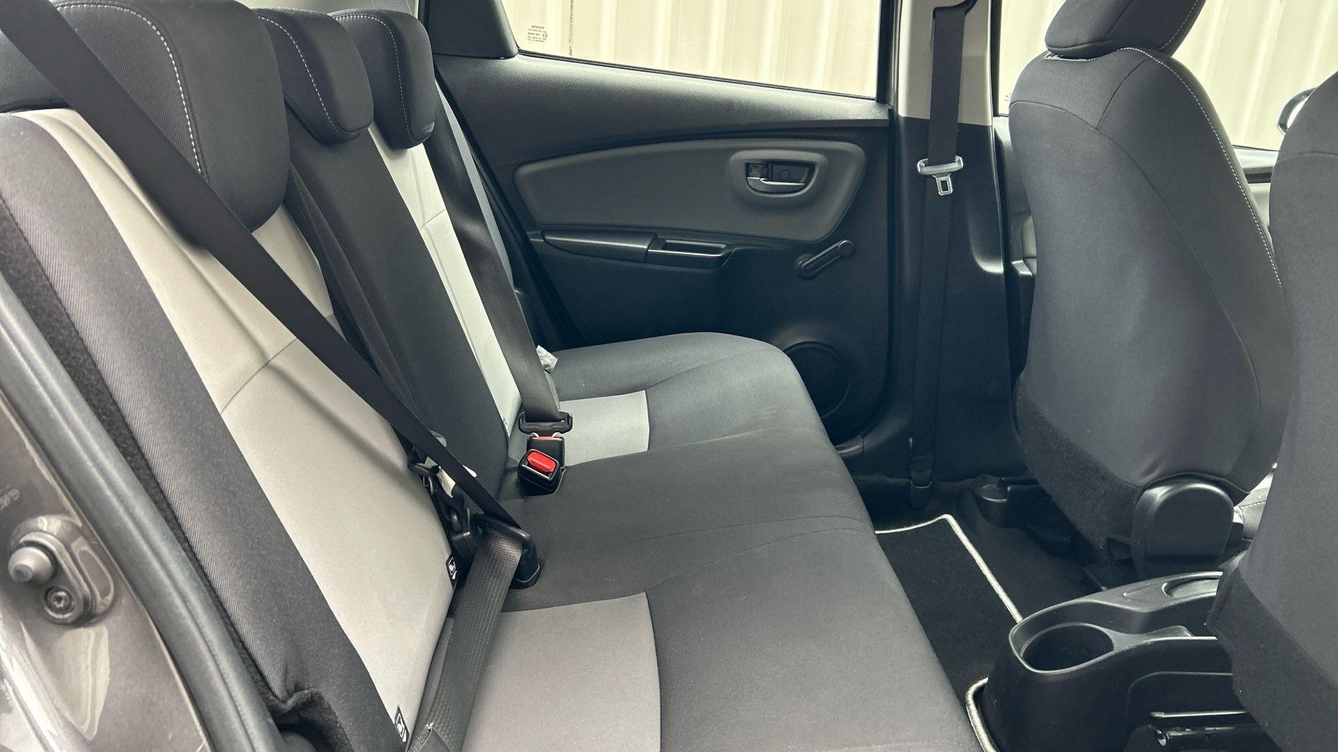 Toyota Yaris Image 18