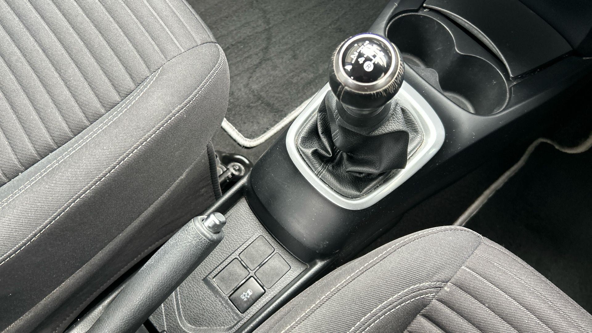 Toyota Yaris Image 32
