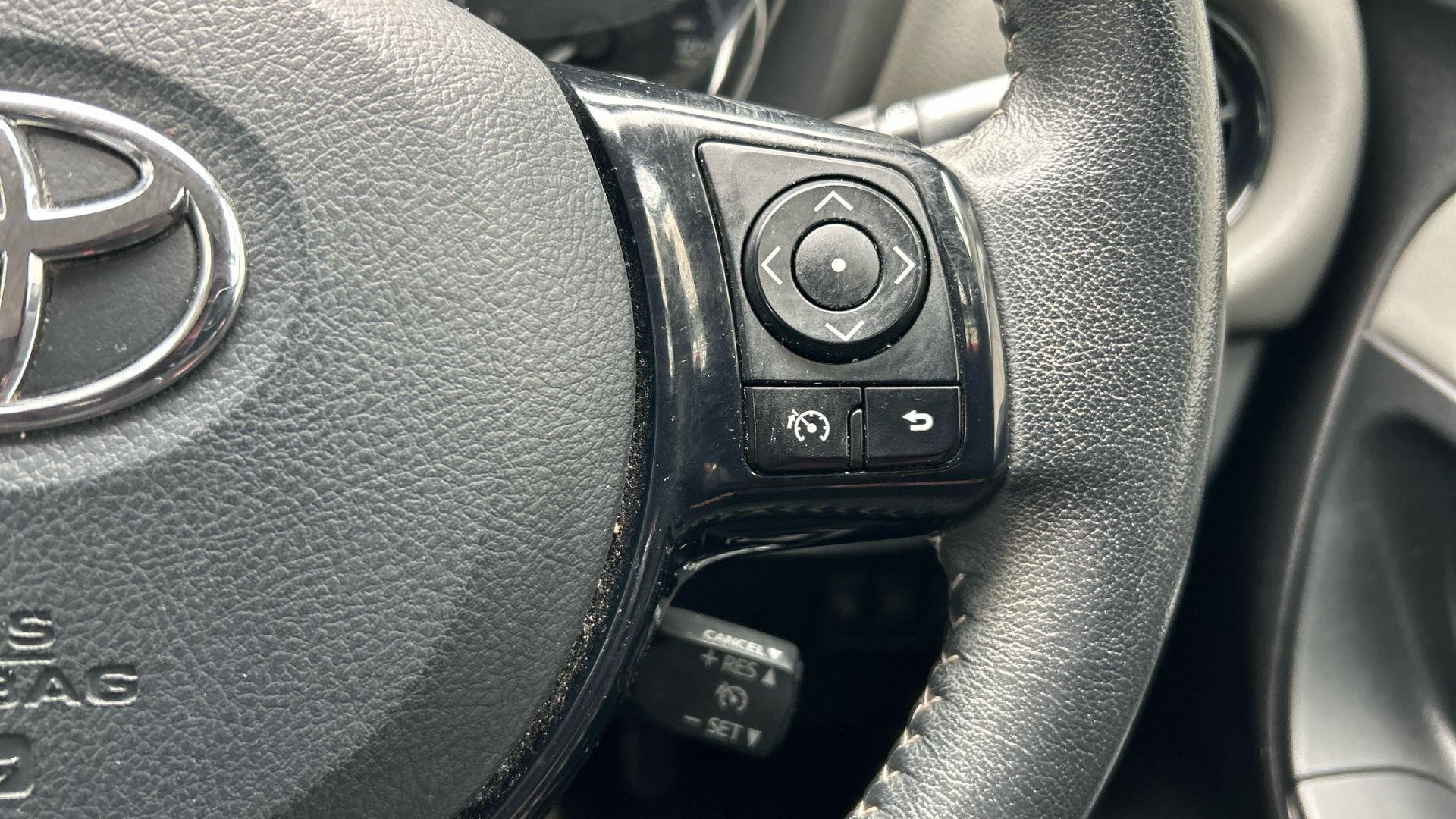 Toyota Yaris Image 36