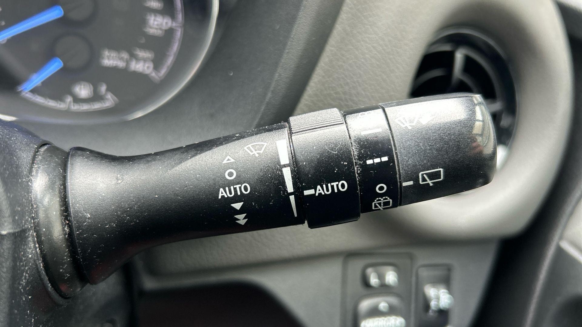 Toyota Yaris Image 38