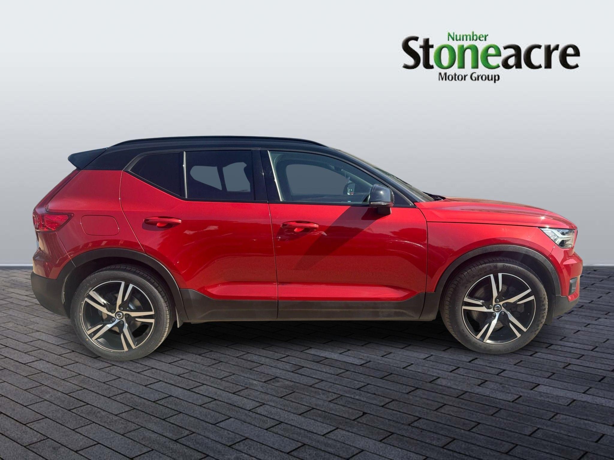 Volvo XC40 Image 2