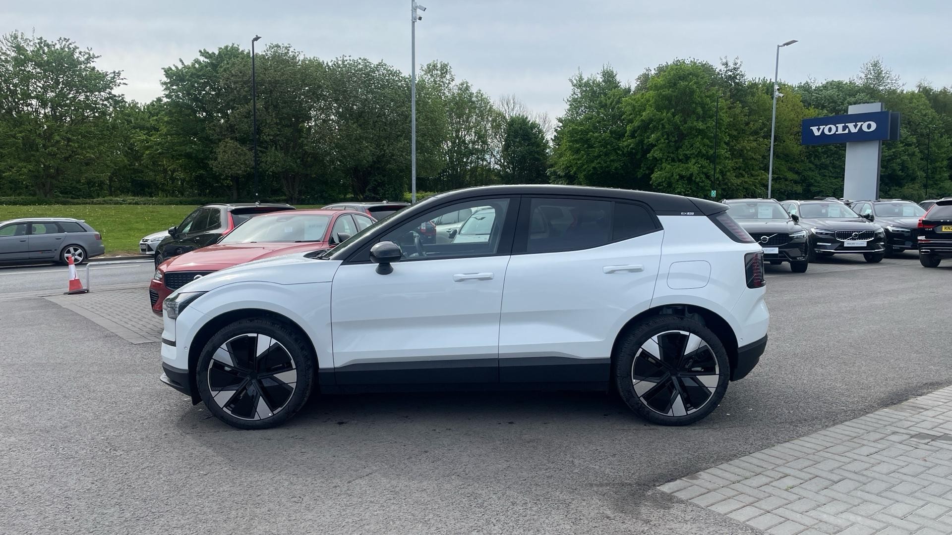 Volvo EX30 Image 8