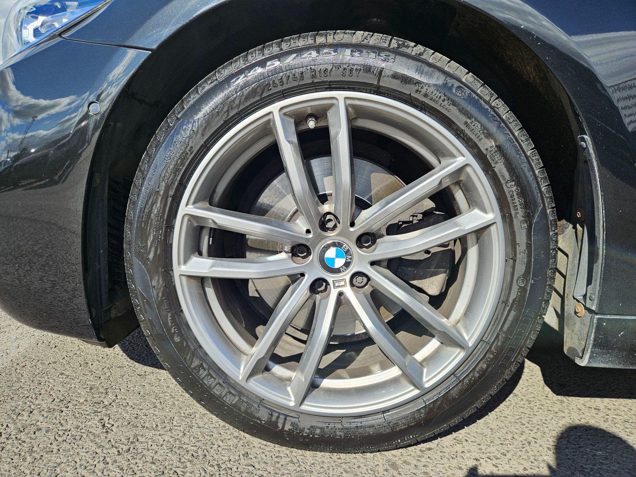 BMW 5 Series Image 9