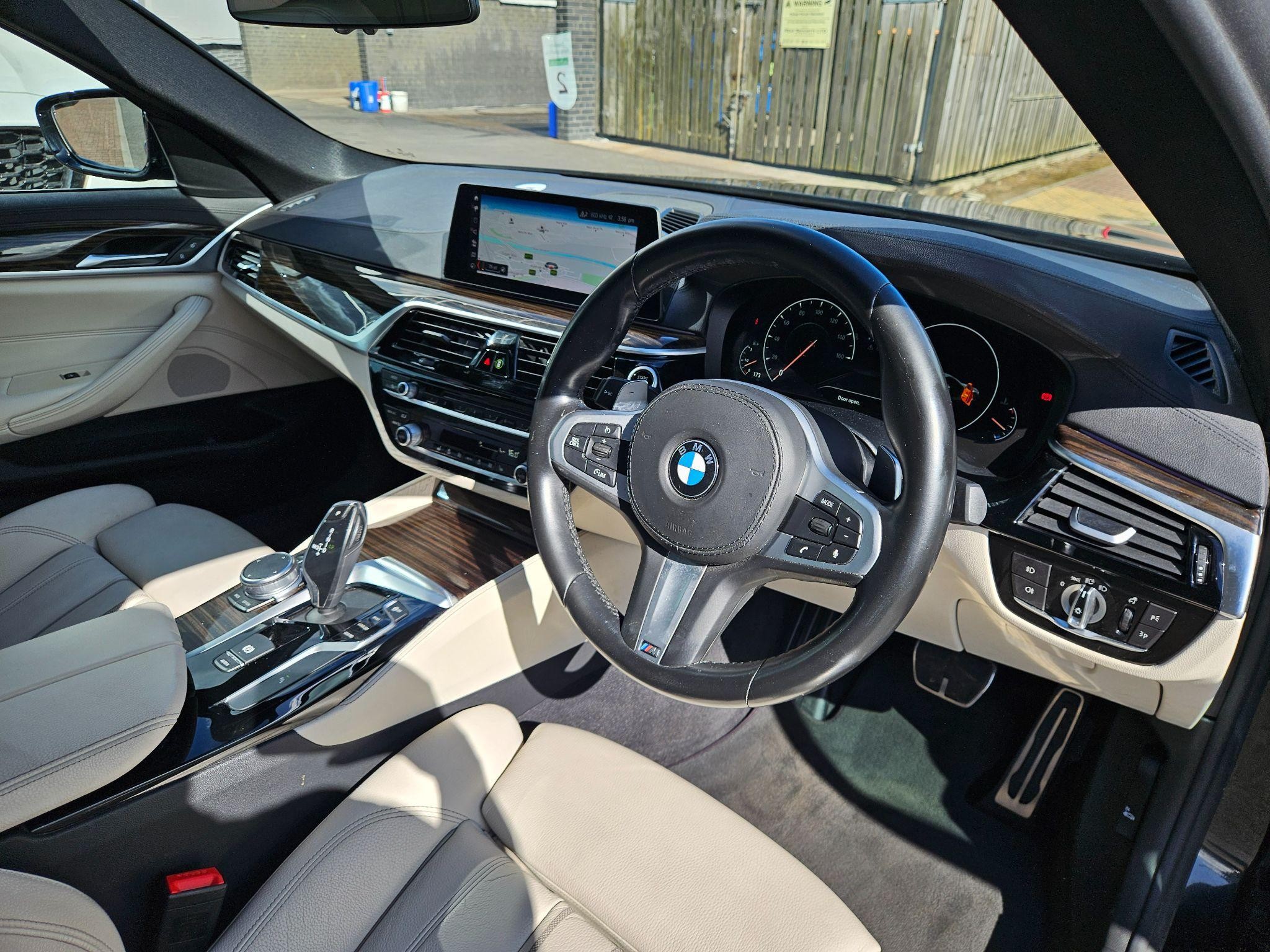 BMW 5 Series Image 11