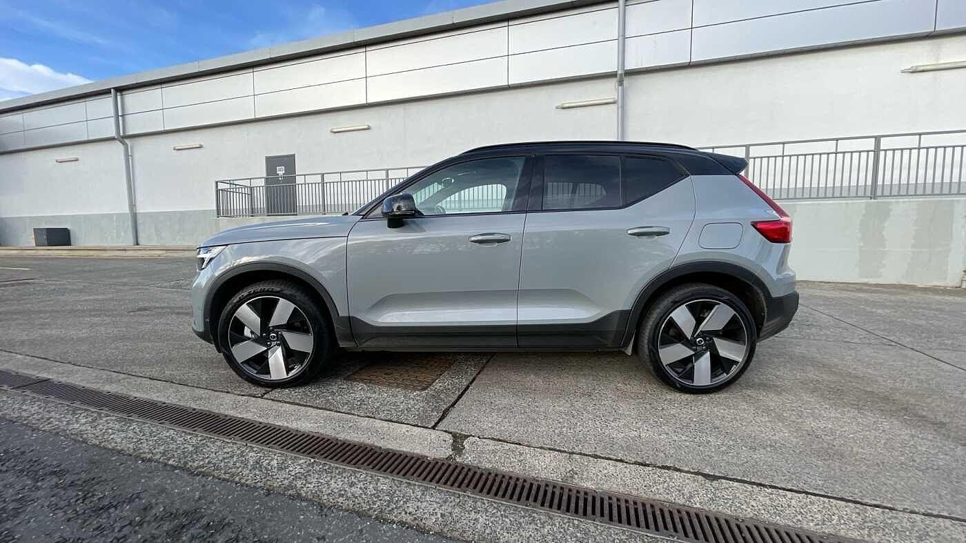 Volvo EX40 Image 9