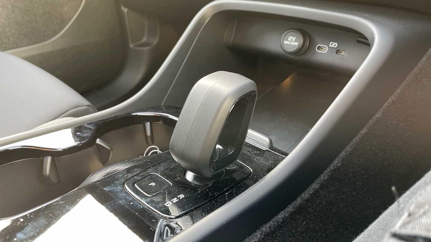 Volvo EX40 Image 15