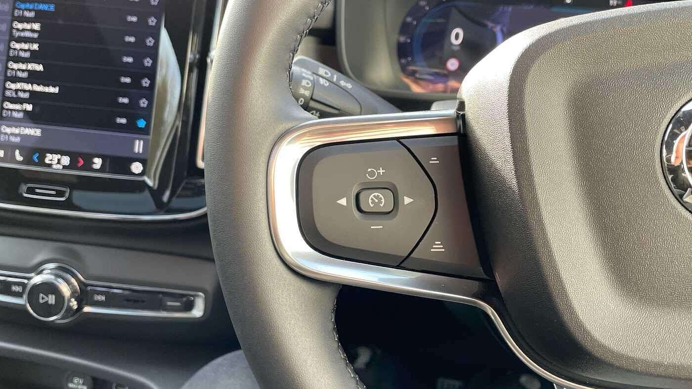 Volvo EX40 Image 19