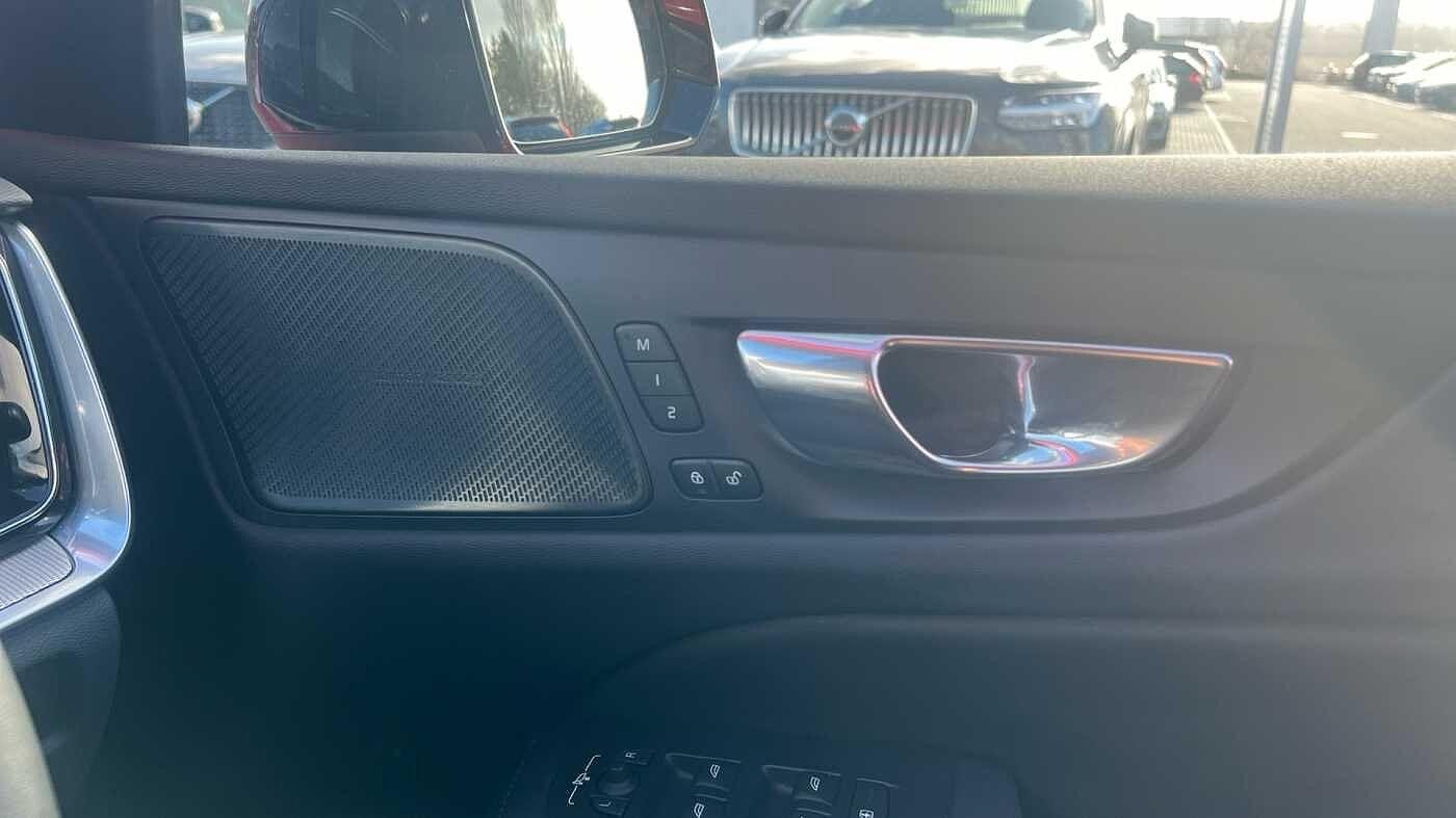 Volvo V60 Image 16