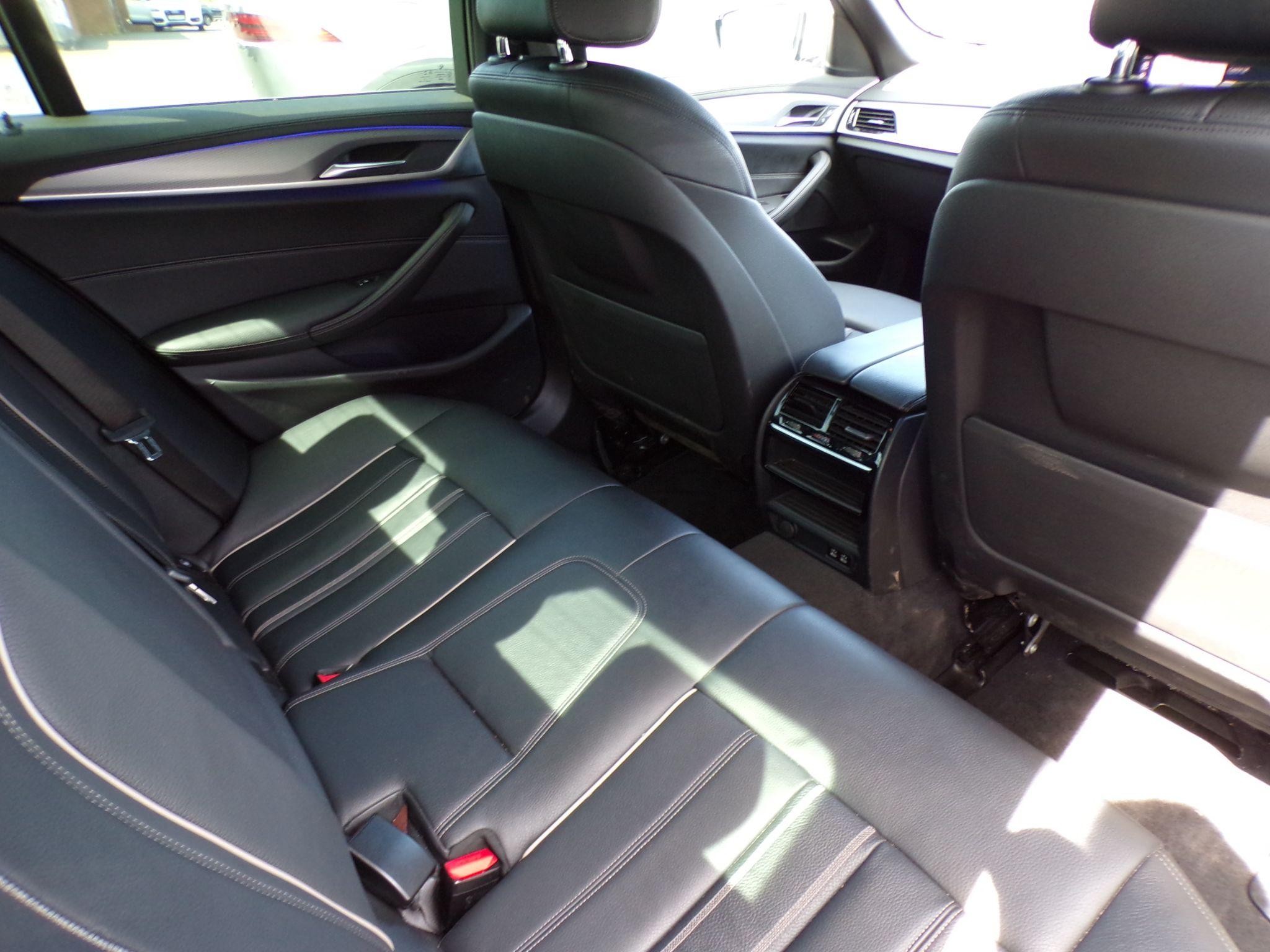 BMW 5 Series Image 11
