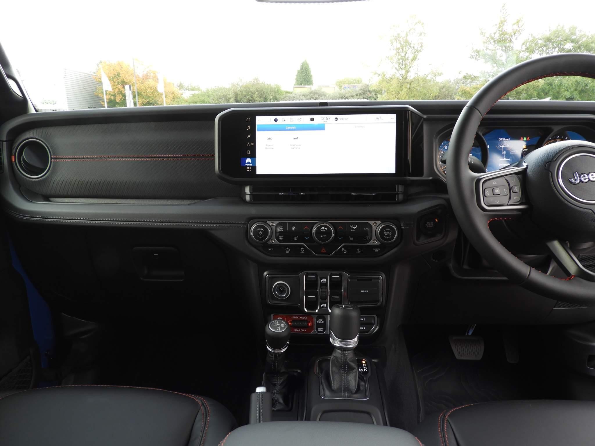 Jeep Wrangler Image 13