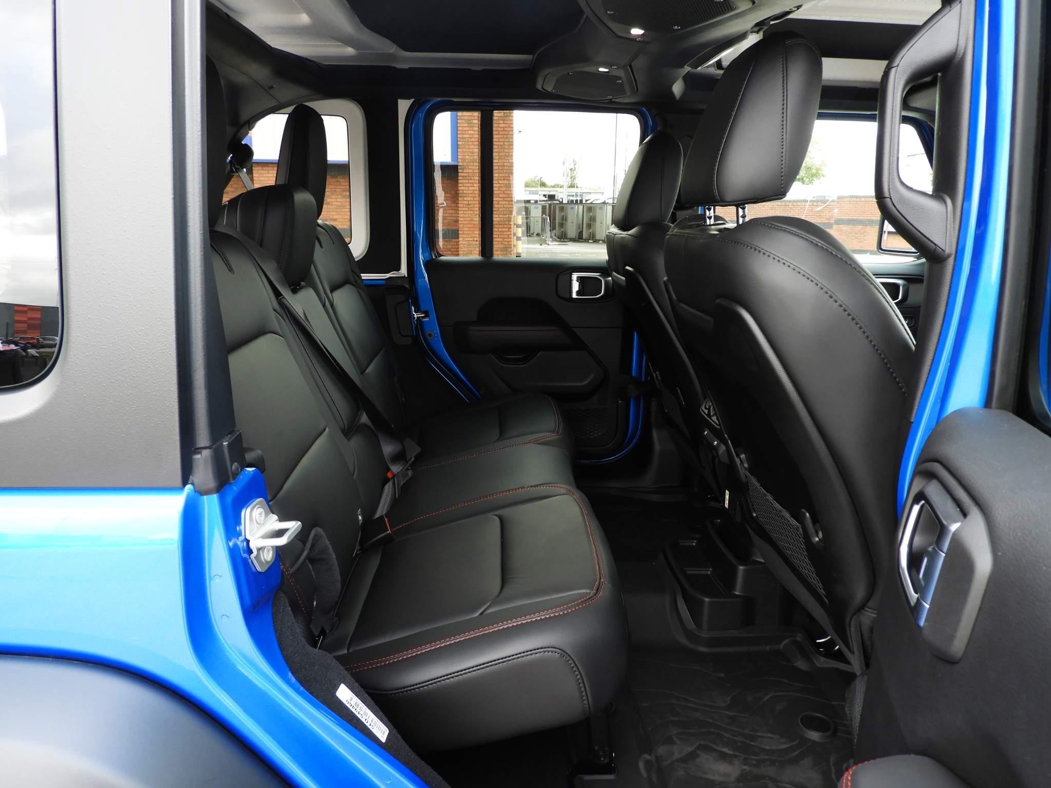Jeep Wrangler Image 16