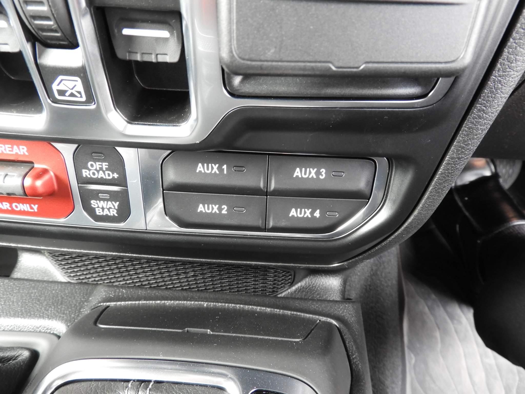 Jeep Wrangler Image 23