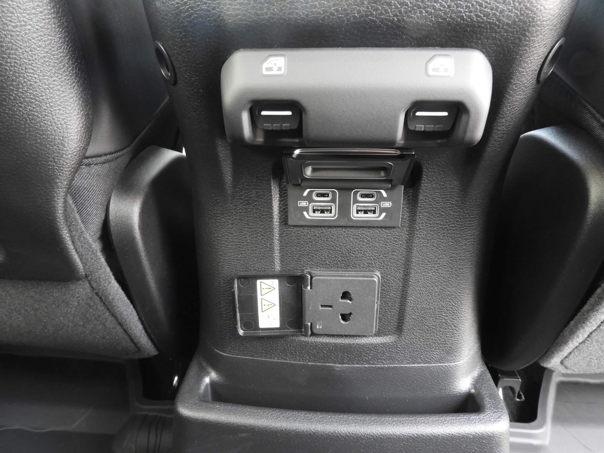 Jeep Wrangler Image 32