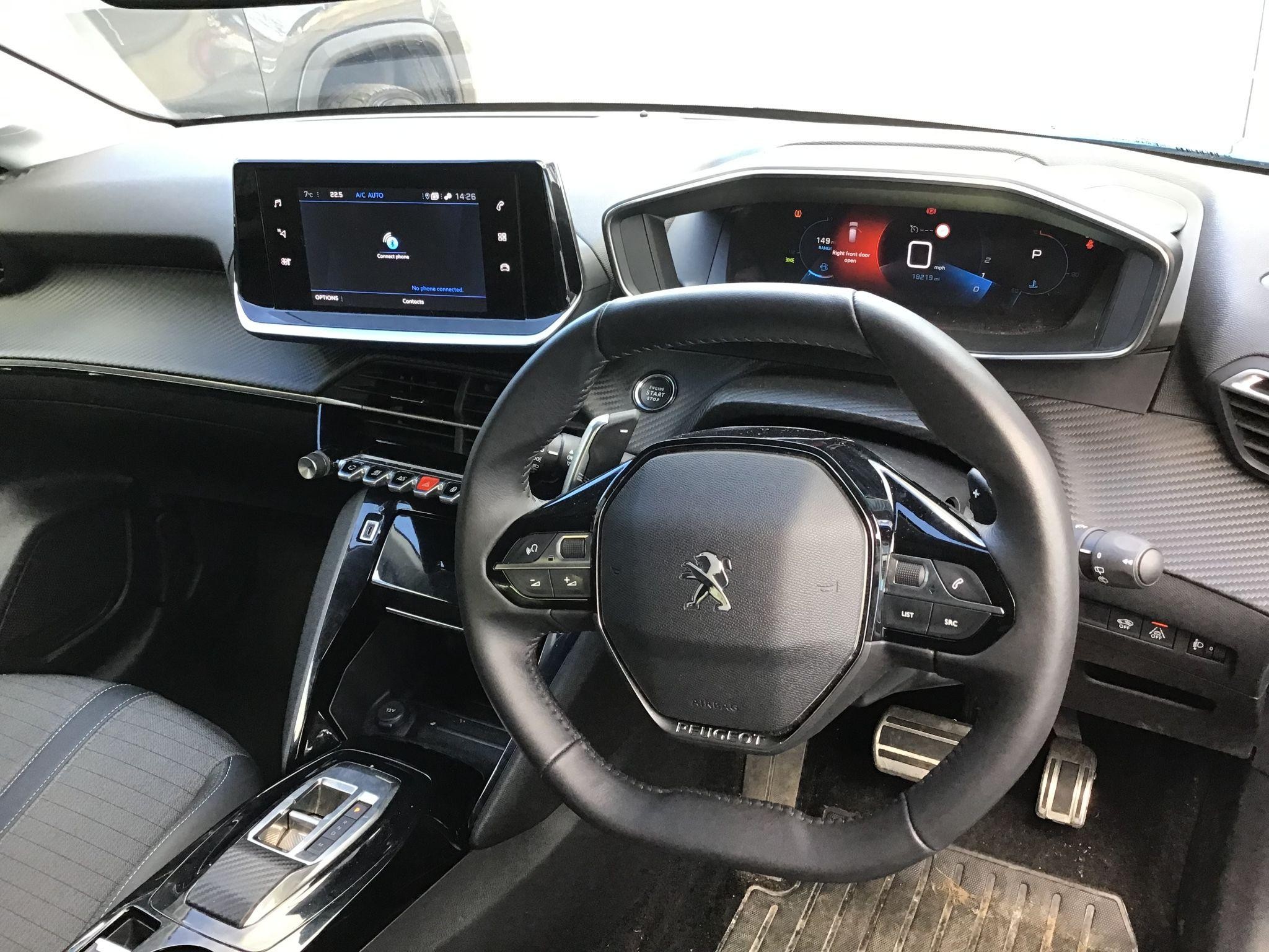 Peugeot 208 Image 14