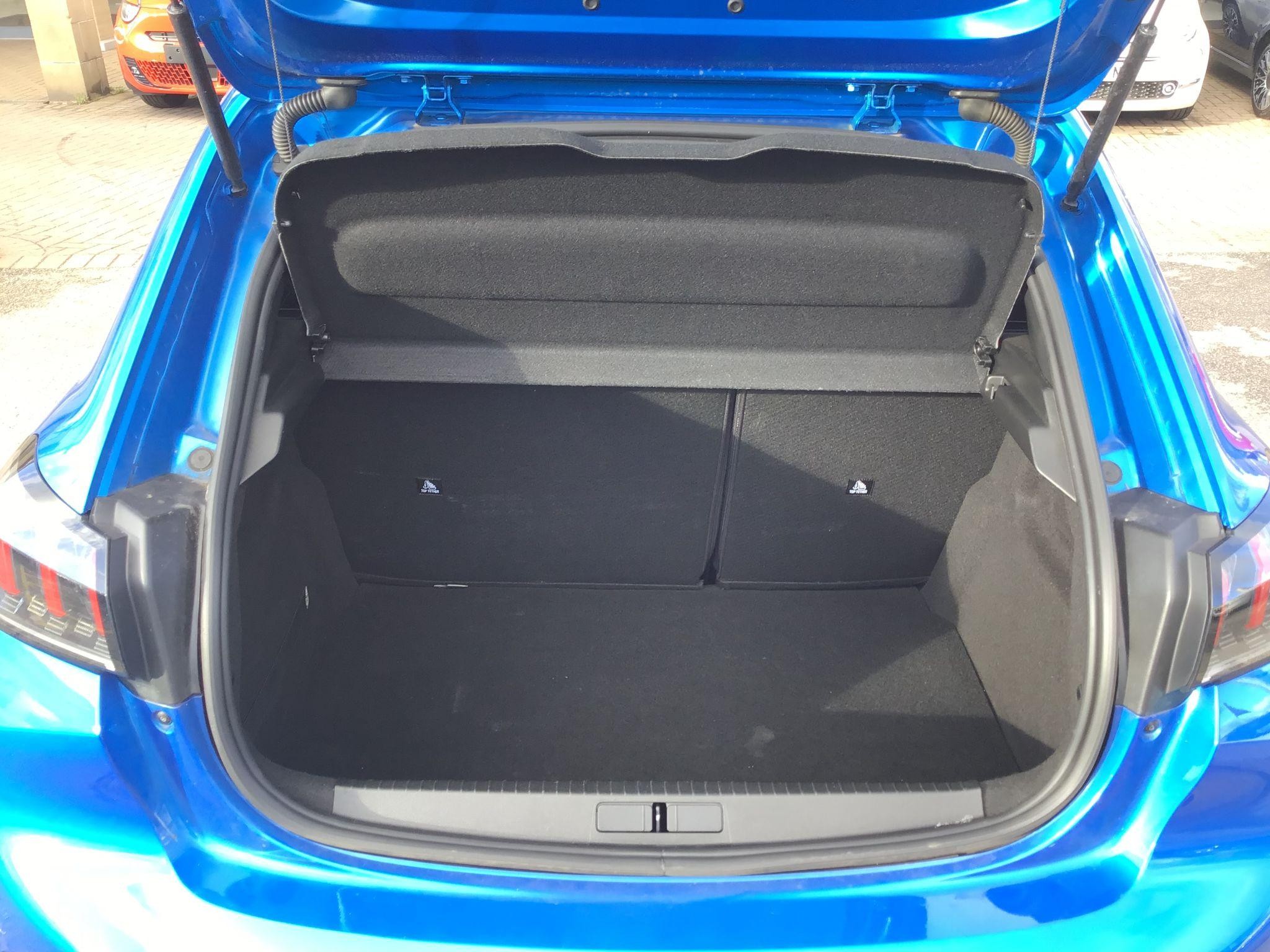 Peugeot 208 Image 16