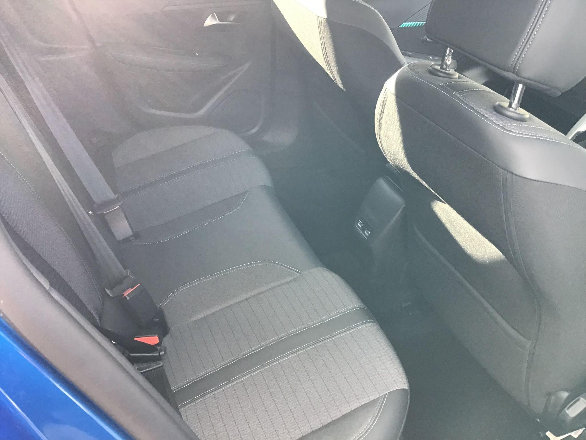 Peugeot 208 Image 19