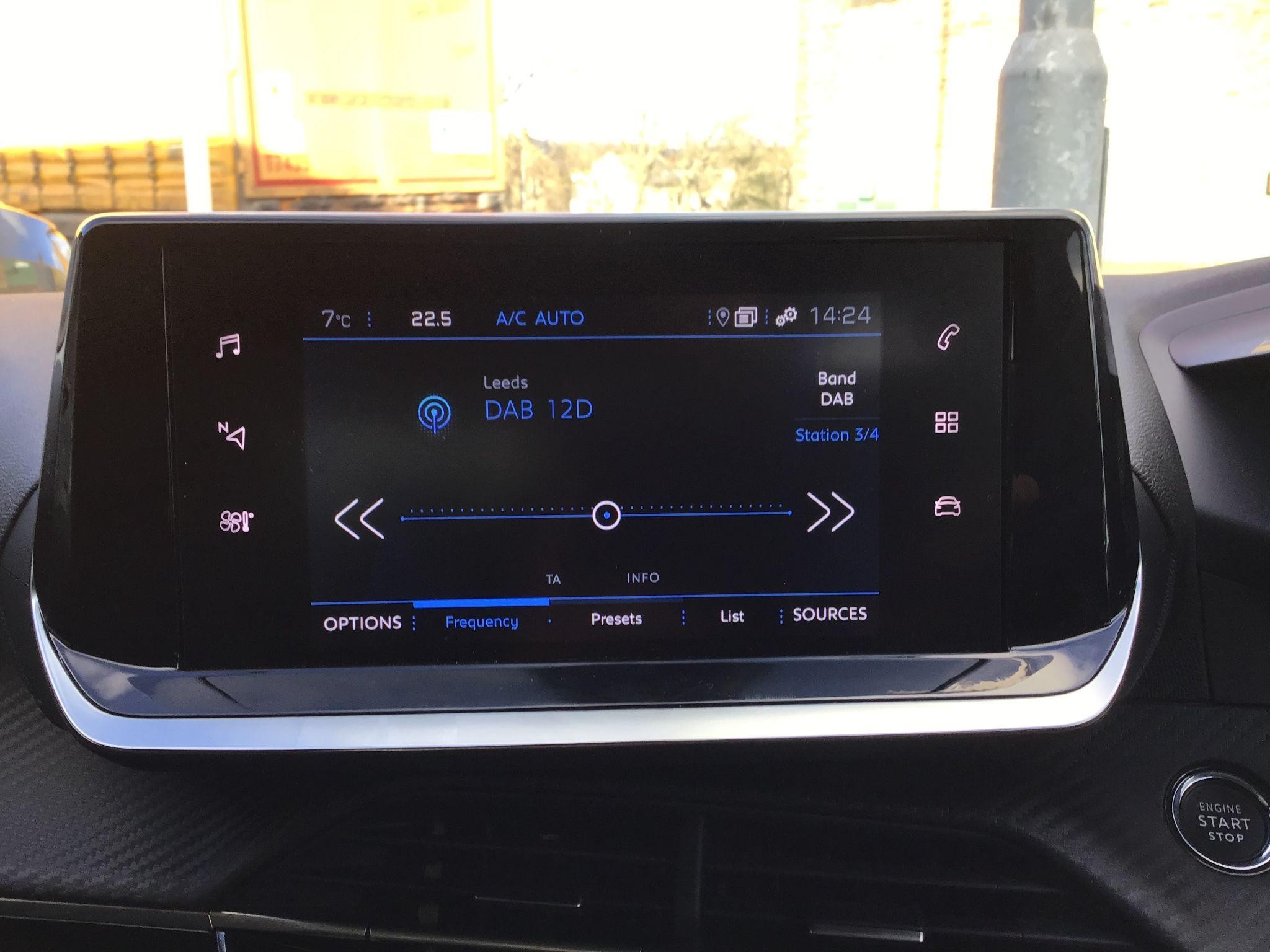 Peugeot 208 Image 23