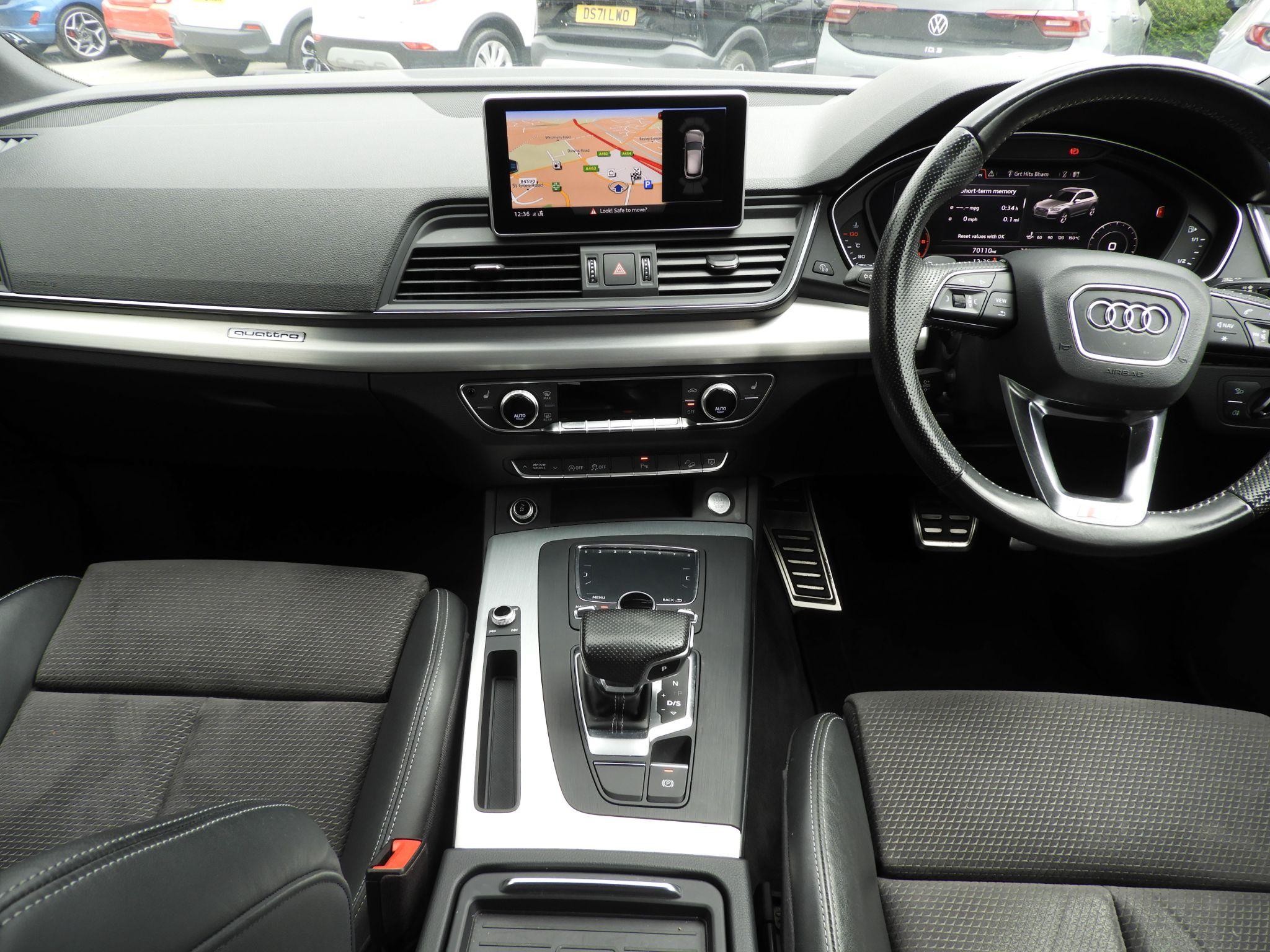 Audi Q5 Image 12