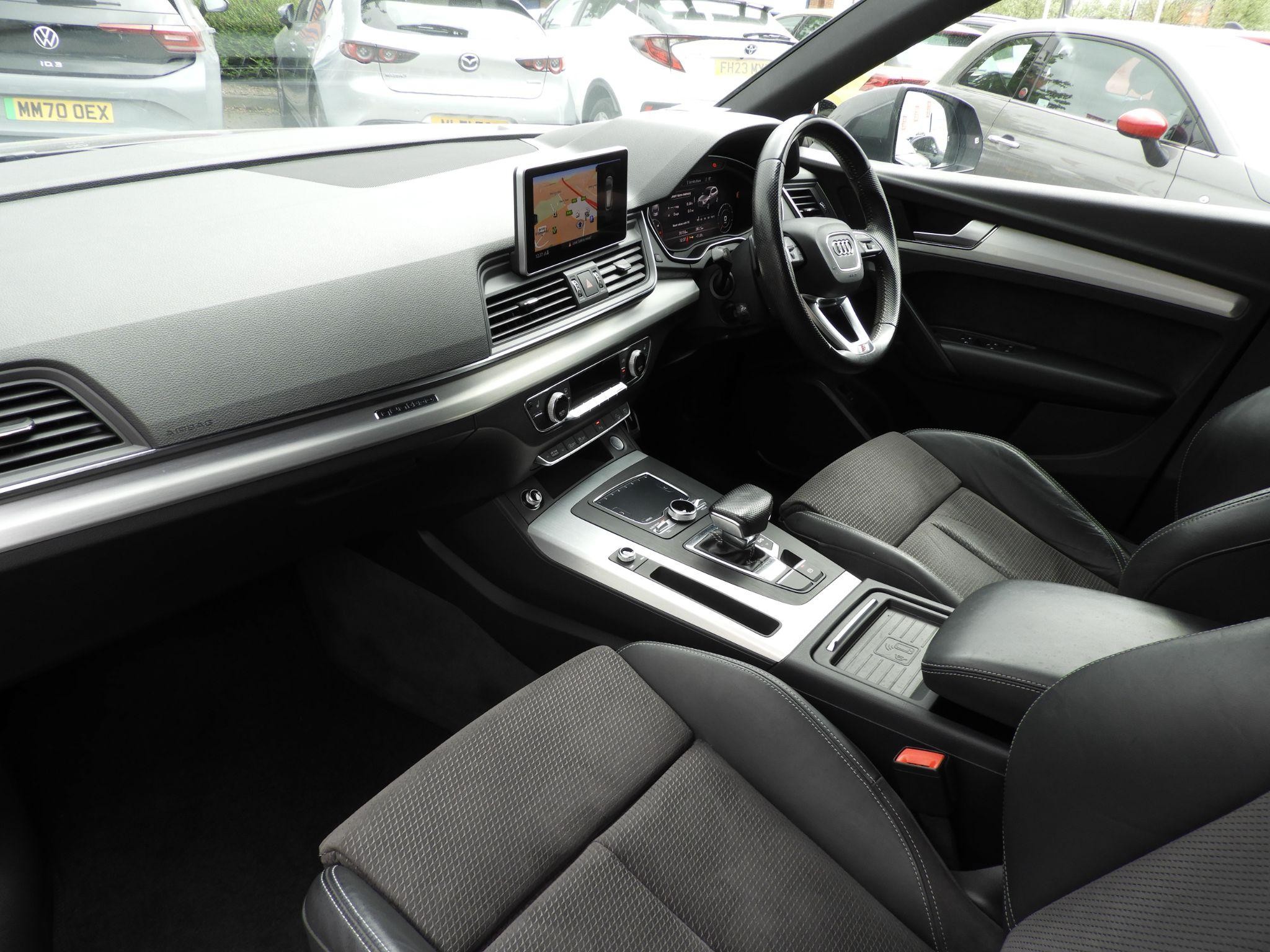 Audi Q5 Image 13