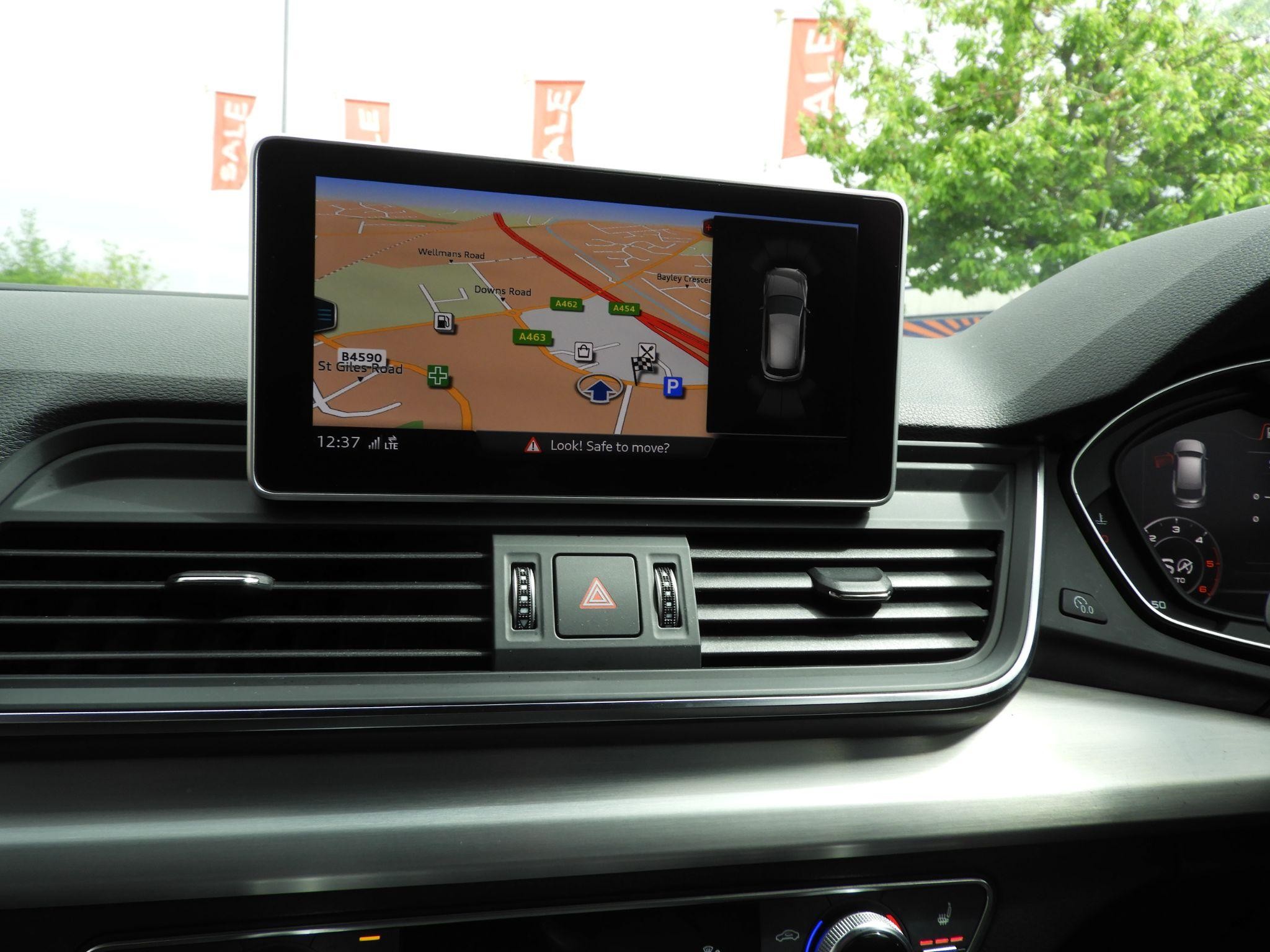 Audi Q5 Image 17