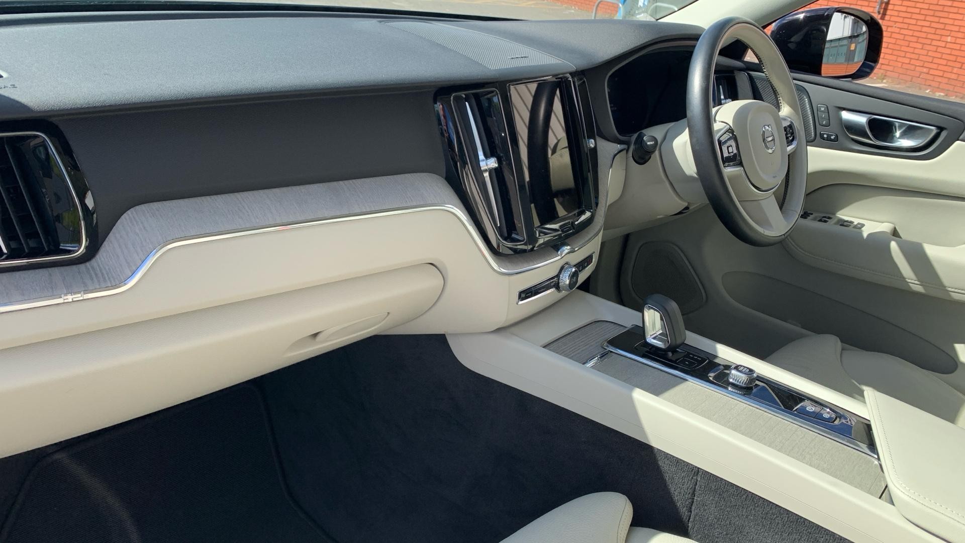 Volvo XC60 Image 4