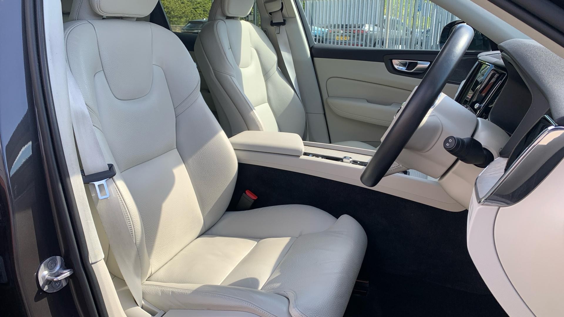 Volvo XC60 Image 9