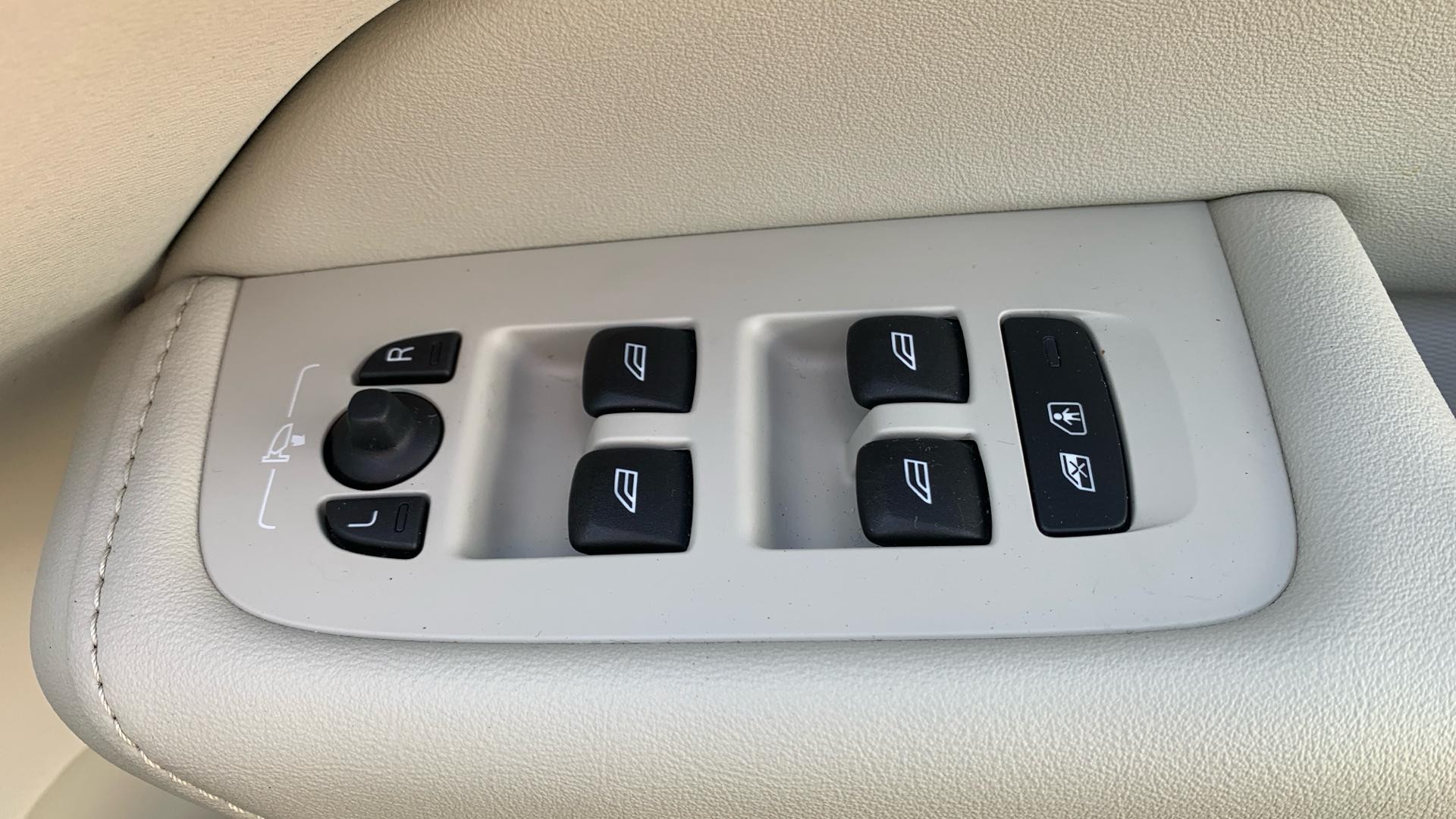 Volvo XC60 Image 28