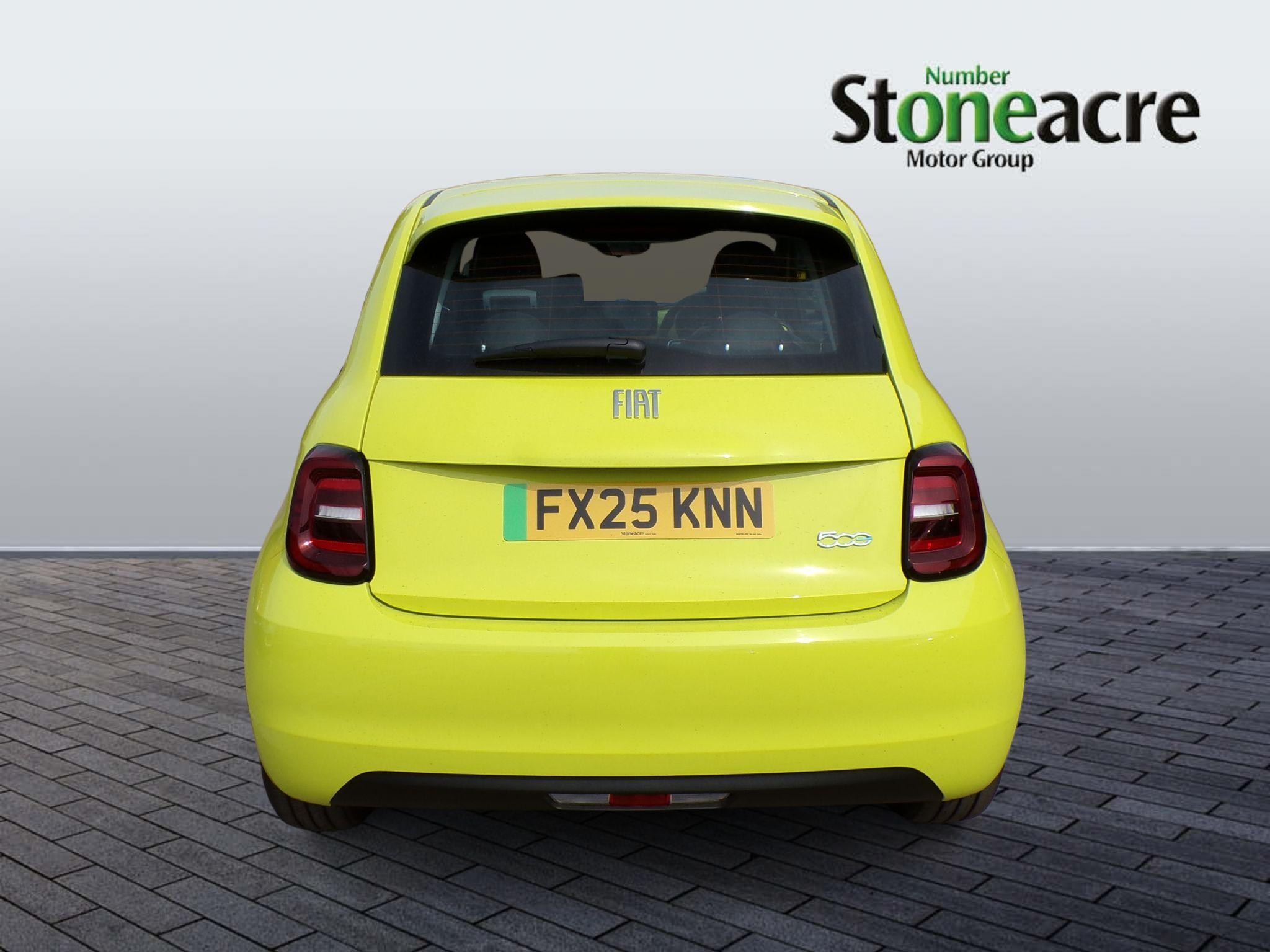 Fiat 500 Electric Image 8
