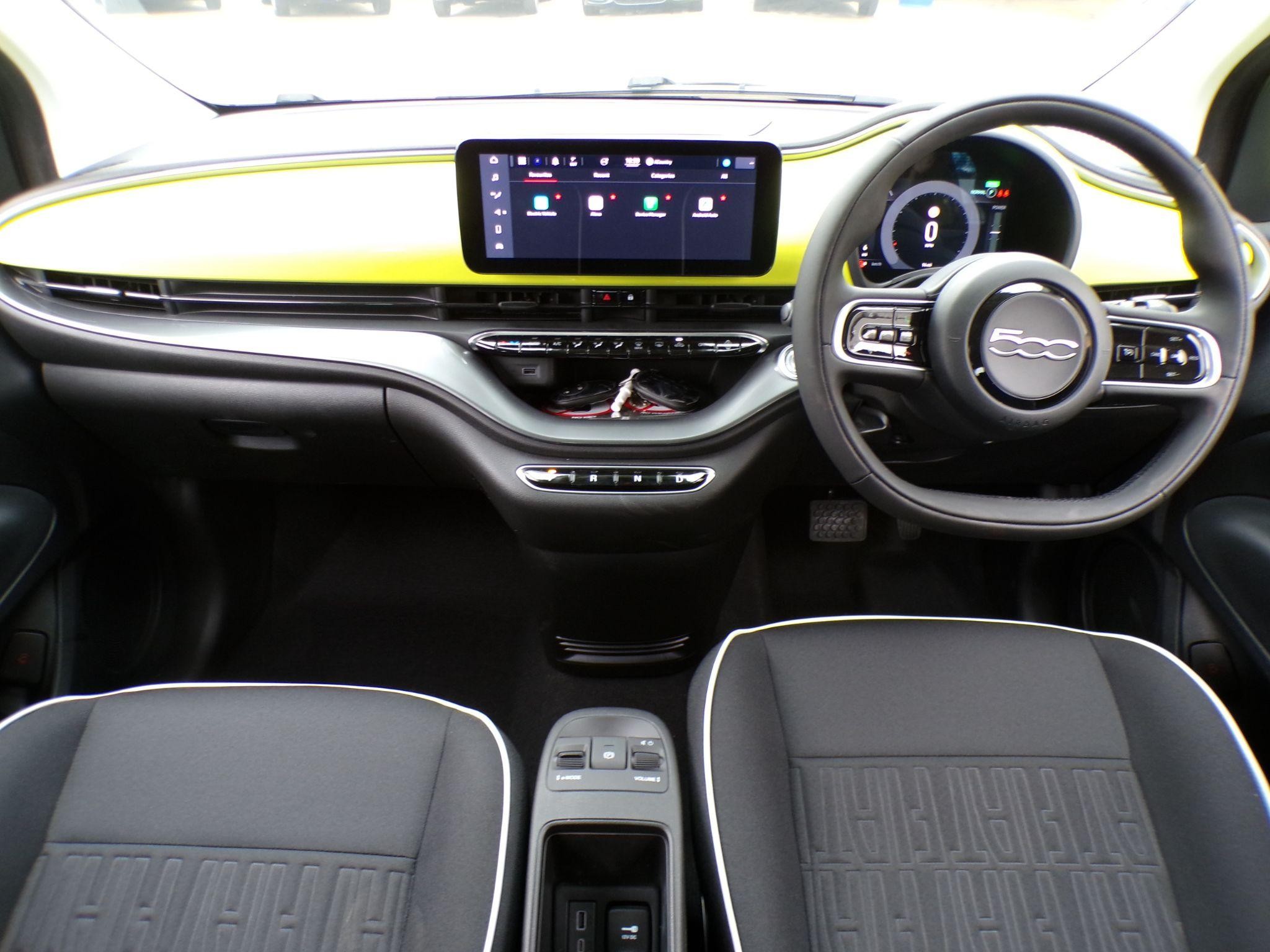 Fiat 500 Electric Image 13
