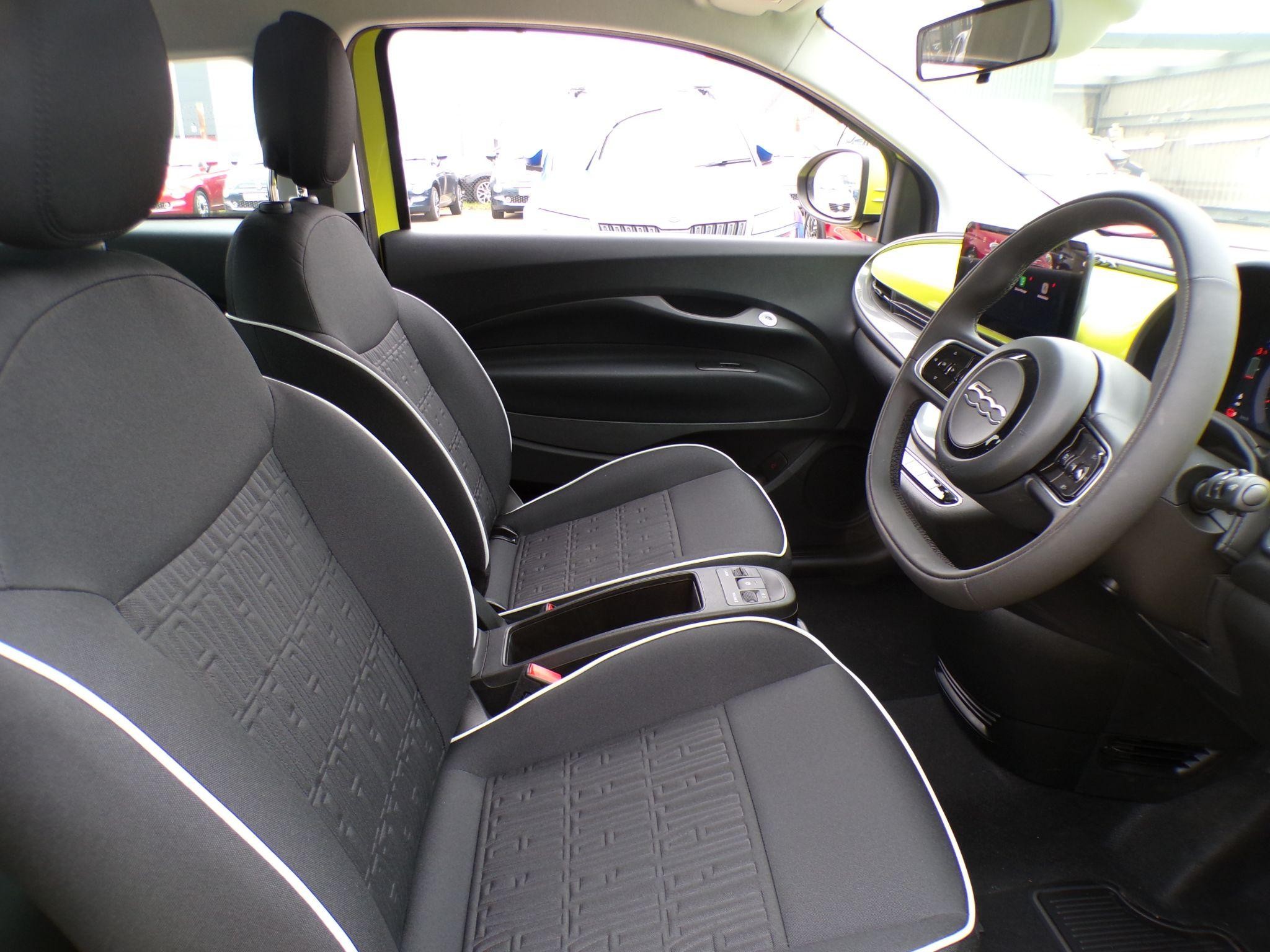 Fiat 500 Electric Image 14