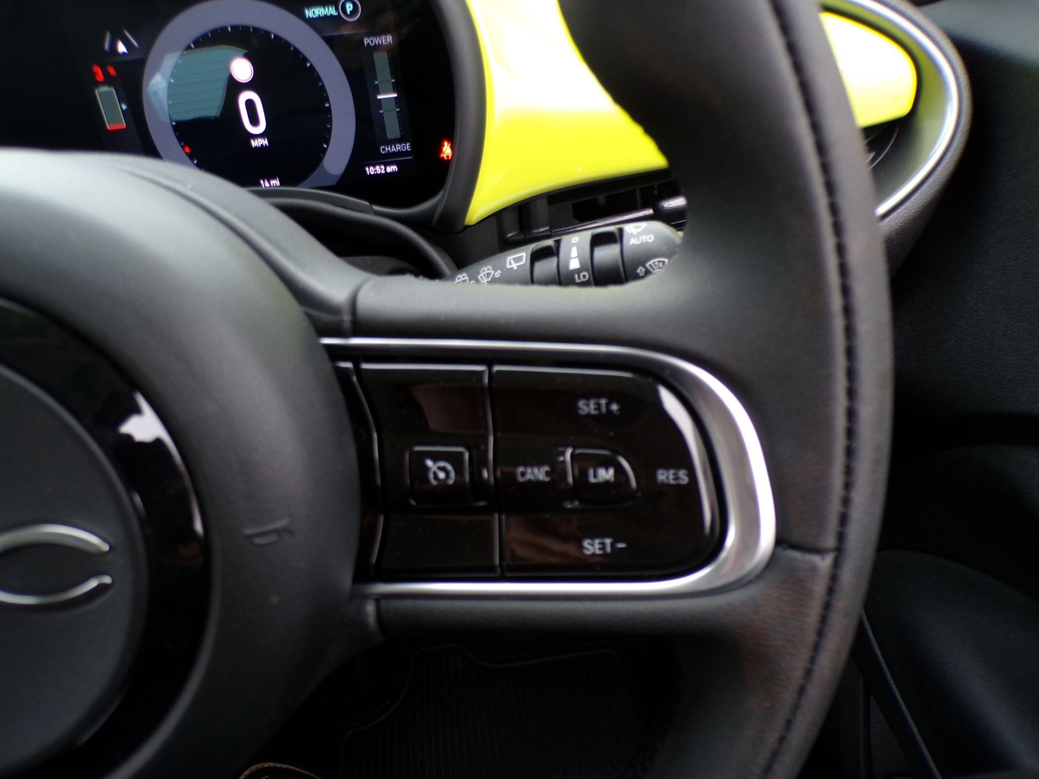 Fiat 500 Electric Image 18