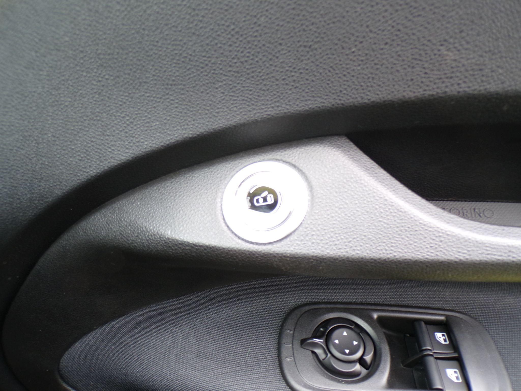 Fiat 500 Electric Image 30