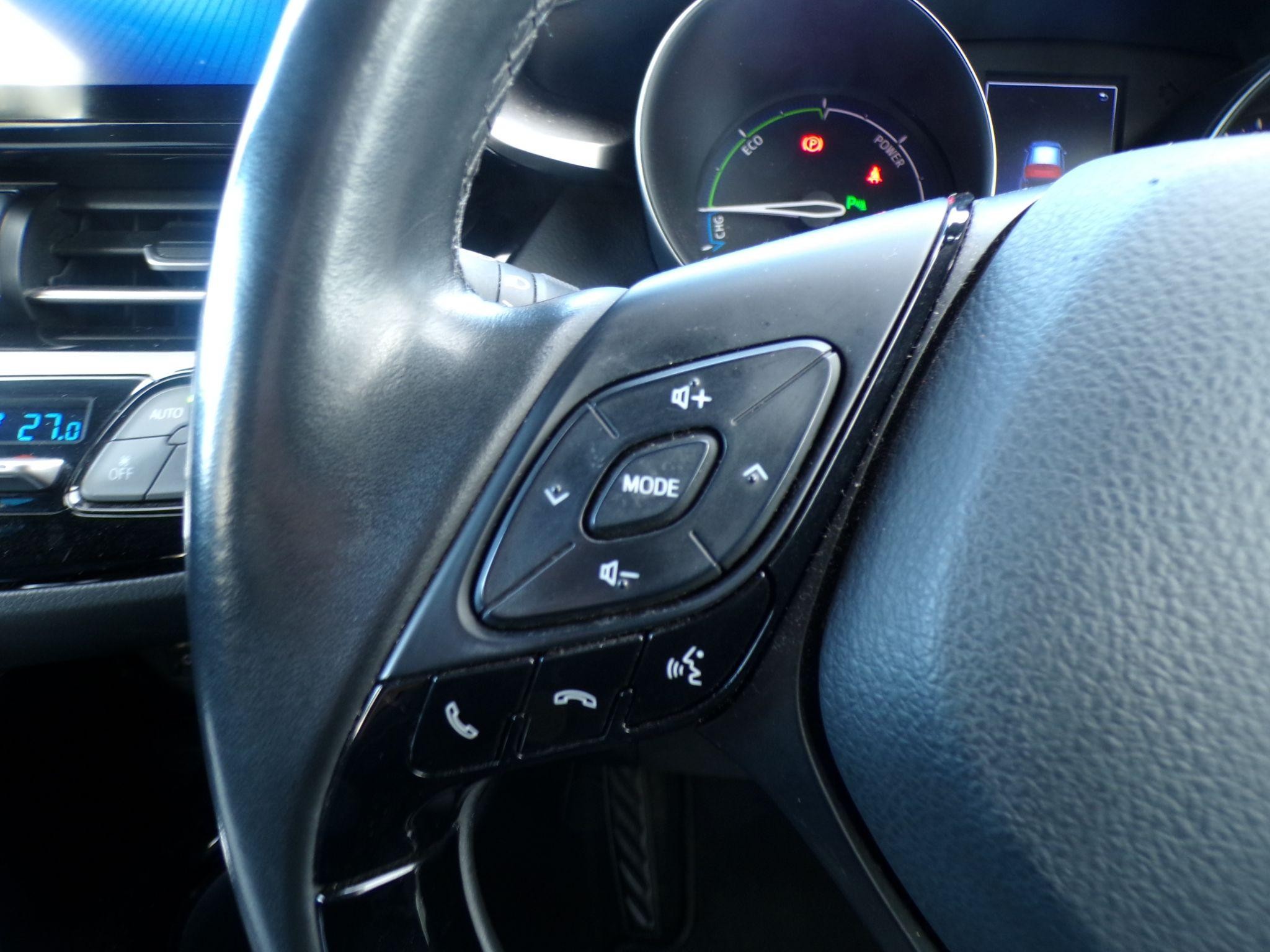 Toyota C-HR Image 17