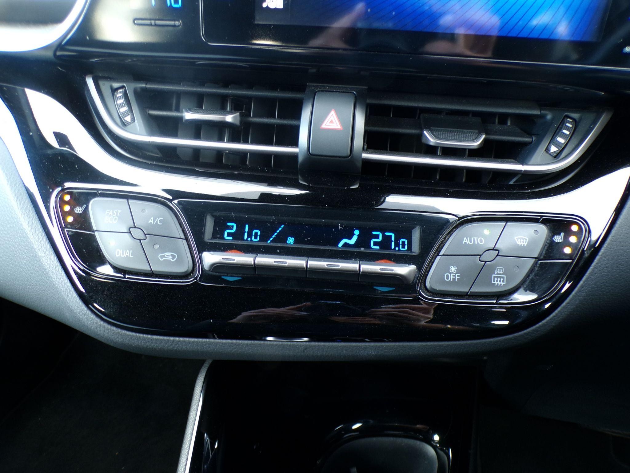 Toyota C-HR Image 18
