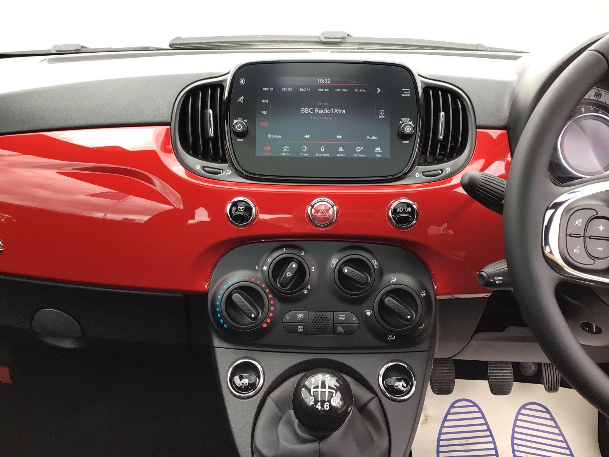 Fiat 500 Hybrid Image 16