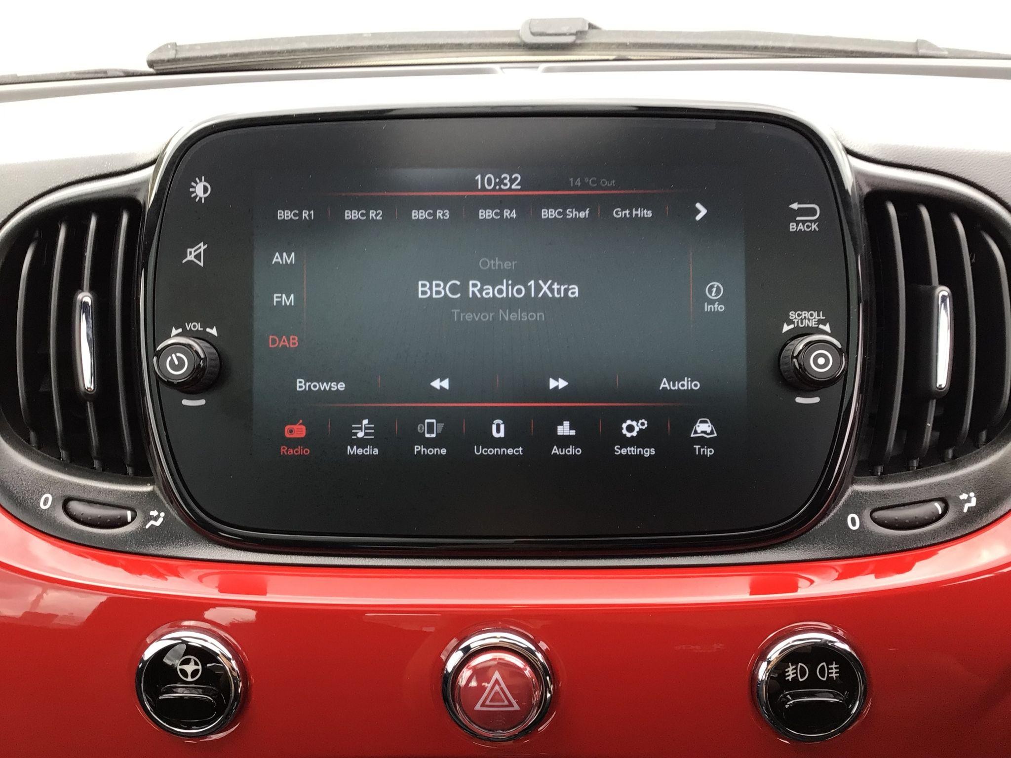 Fiat 500 Hybrid Image 18