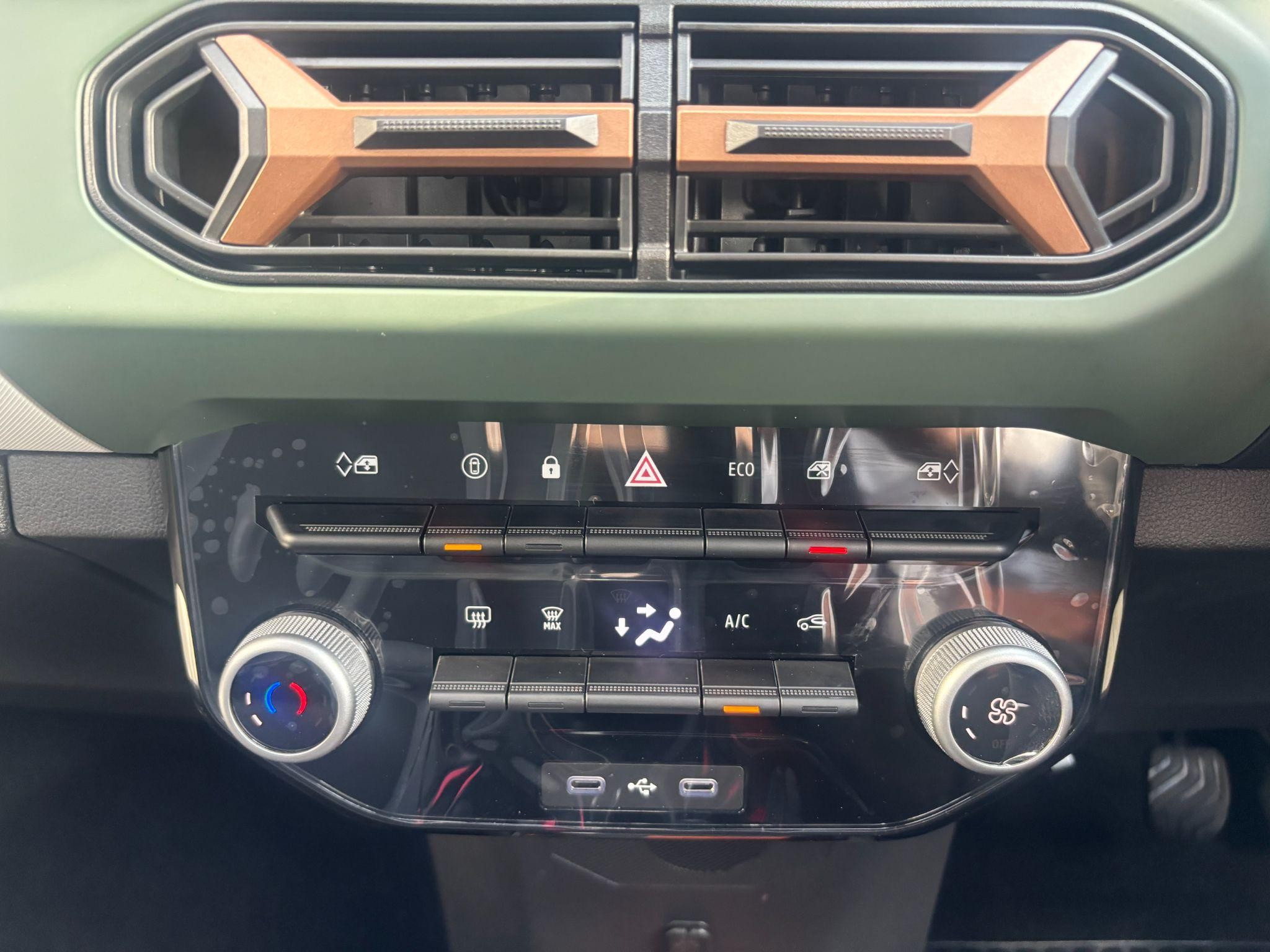 Dacia Spring Image 19
