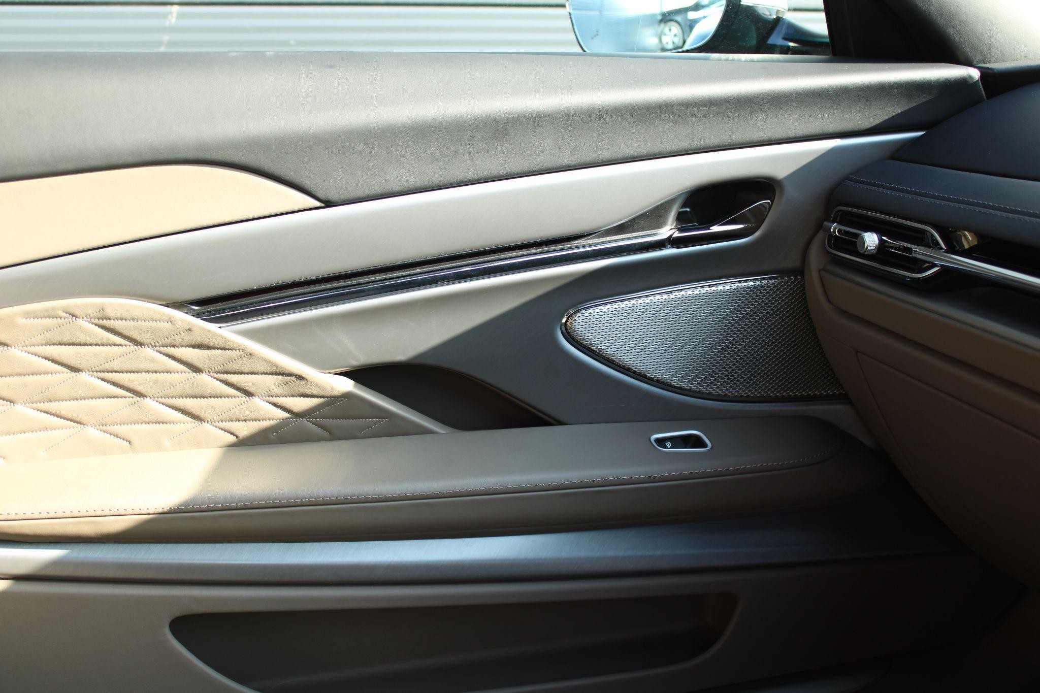 Aston Martin DB12 Image 46