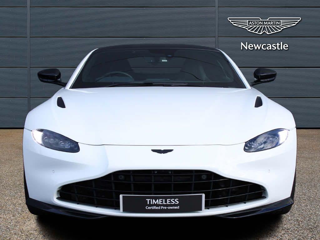 Aston Martin Vantage Image 5
