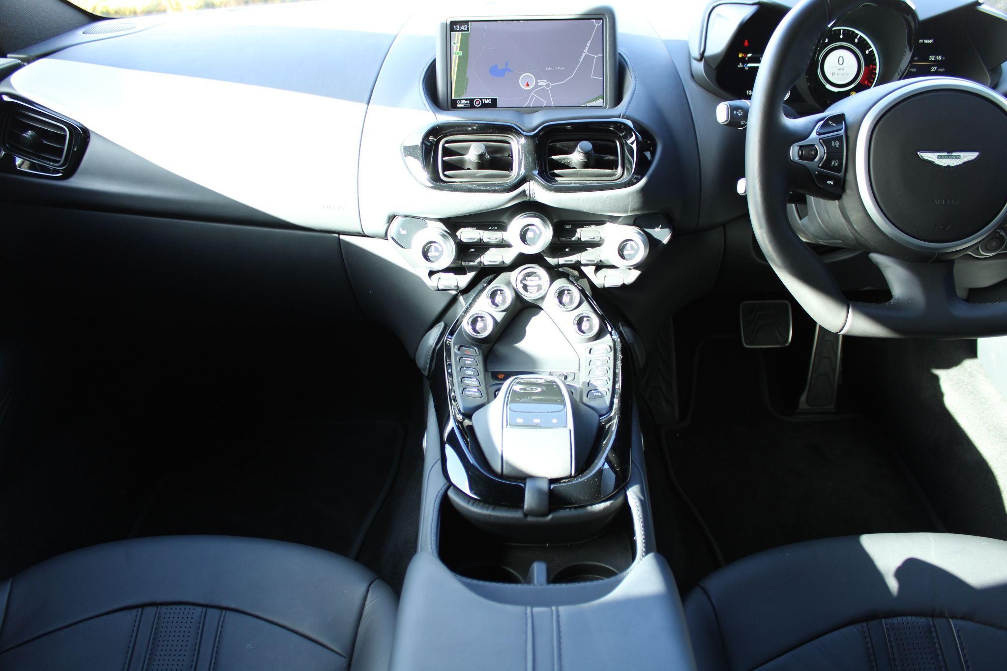 Aston Martin Vantage Image 10