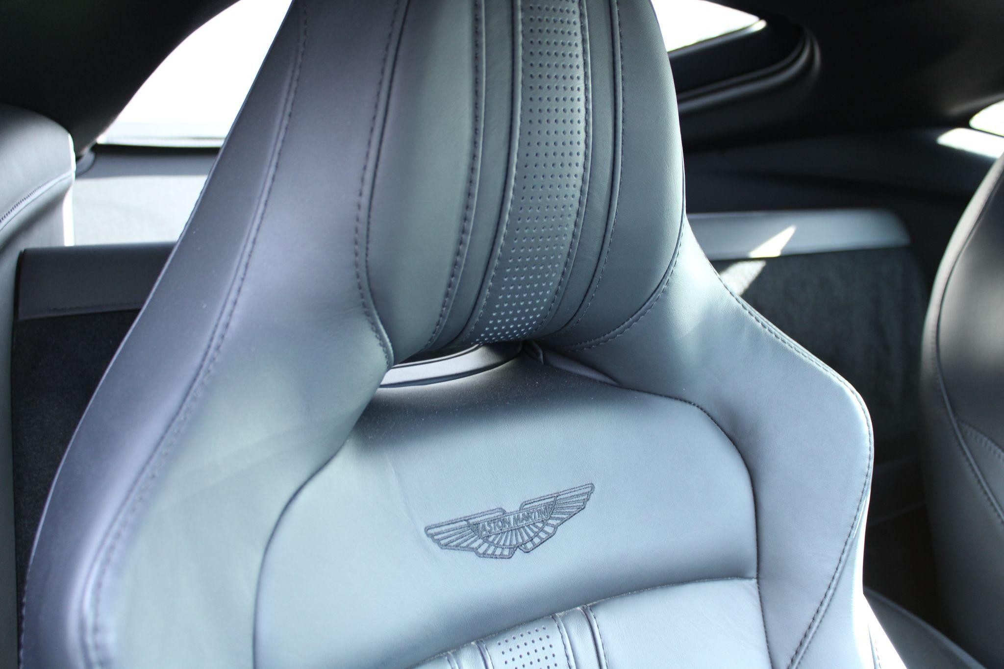 Aston Martin Vantage Image 14